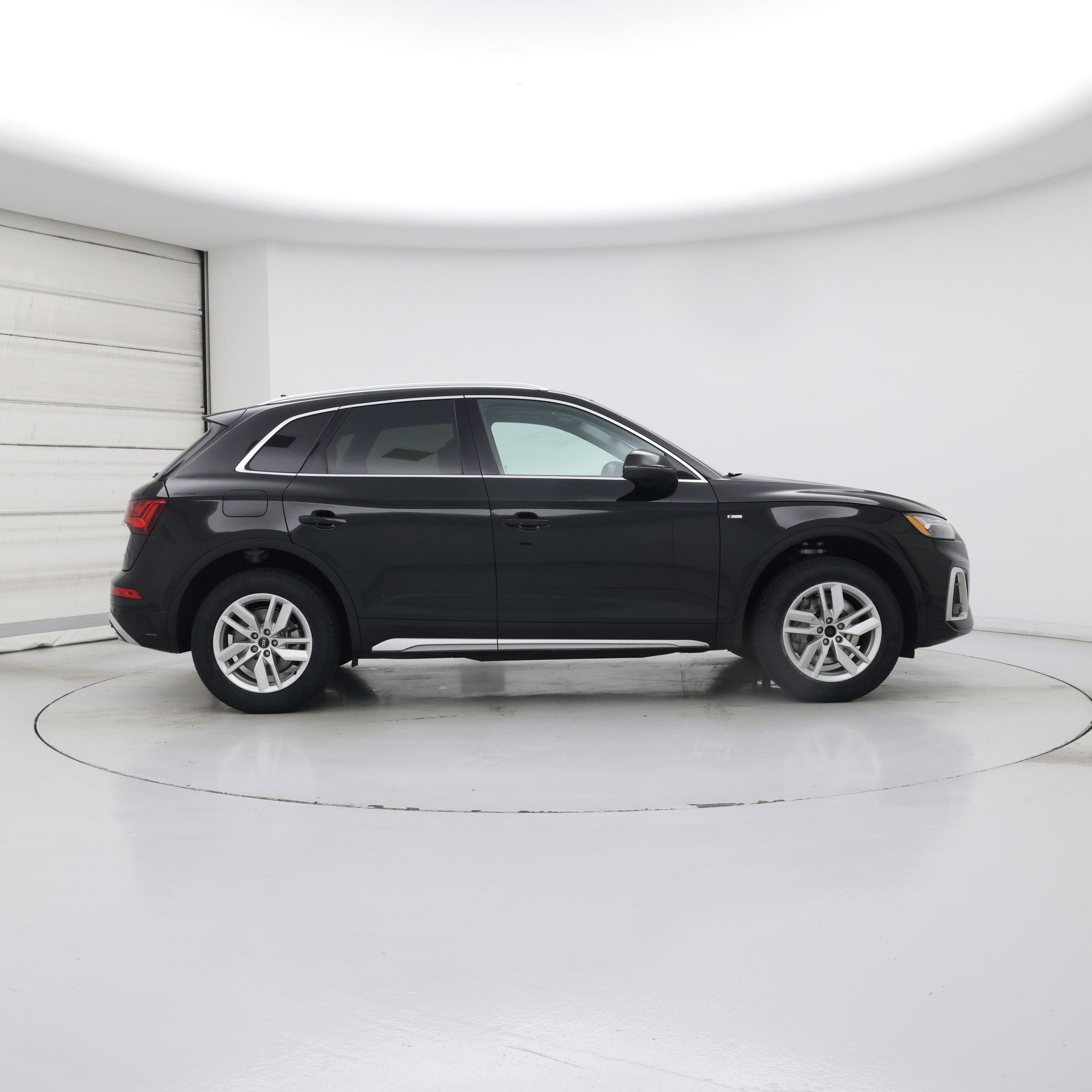 Thumbnail: 2023 Audi Q5 - 7