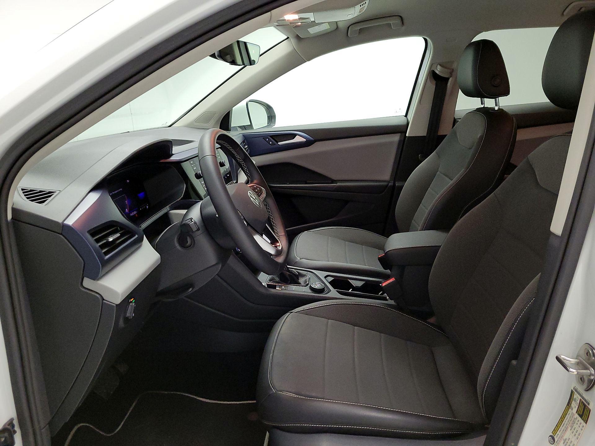 Thumbnail: 2022 Volkswagen Taos - 11