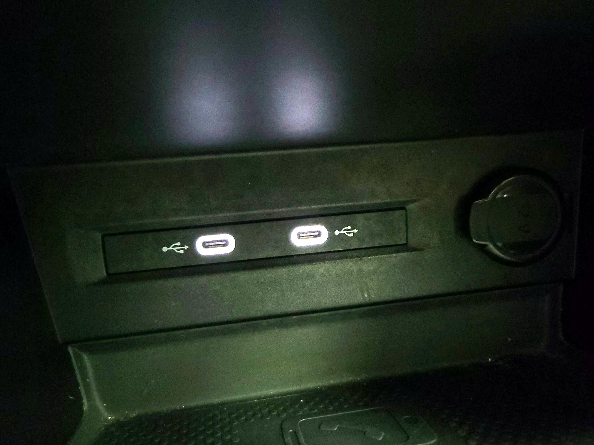 Thumbnail: 2022 Volkswagen Taos - 17