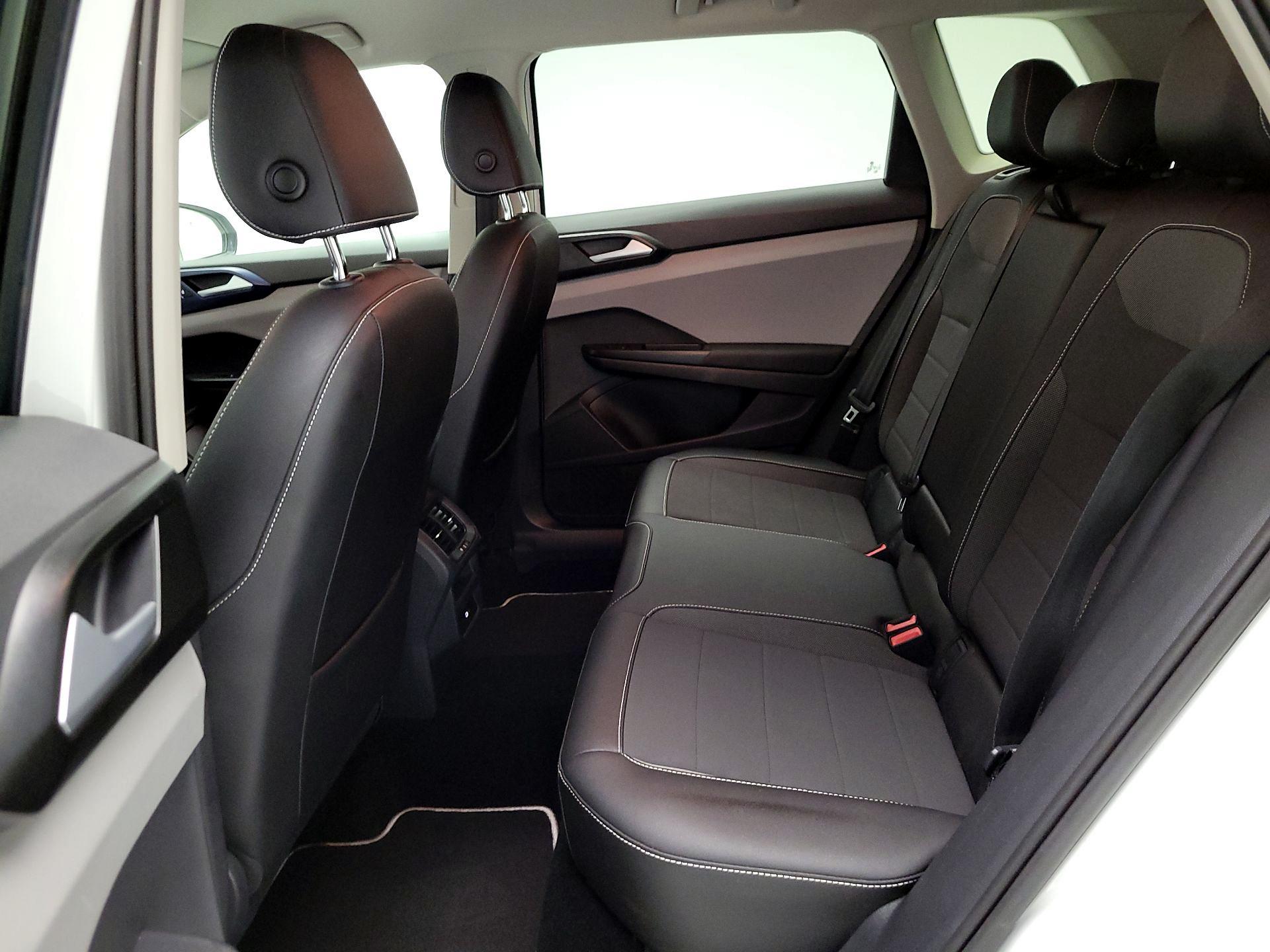 Thumbnail: 2022 Volkswagen Taos - 18