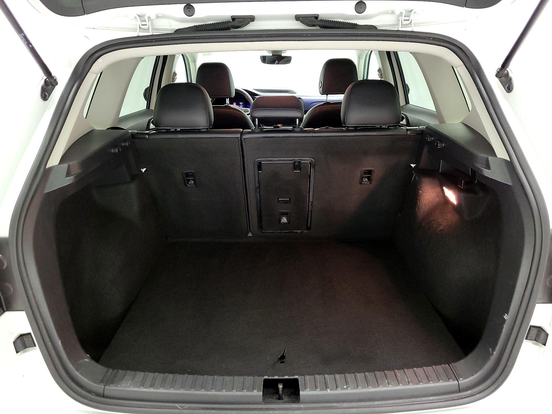 Thumbnail: 2022 Volkswagen Taos - 19