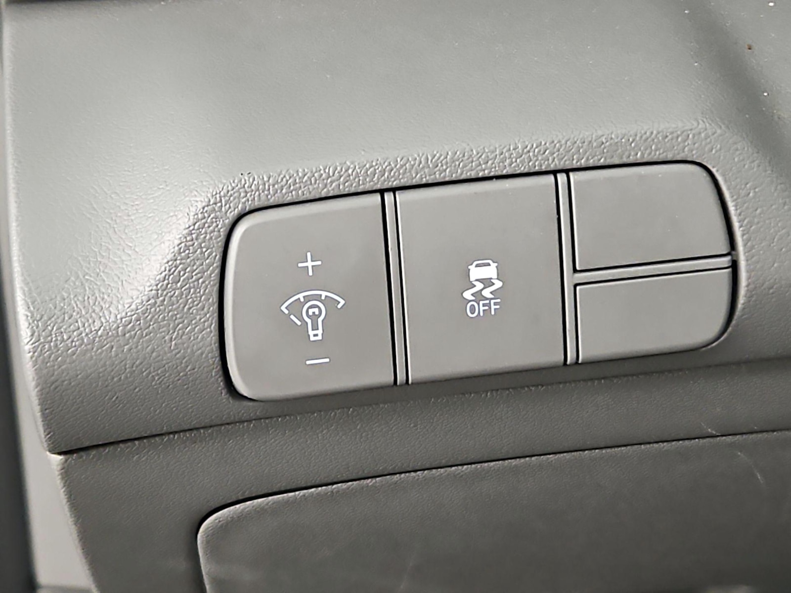 2025 Hyundai Elantra SEL - Photo 14