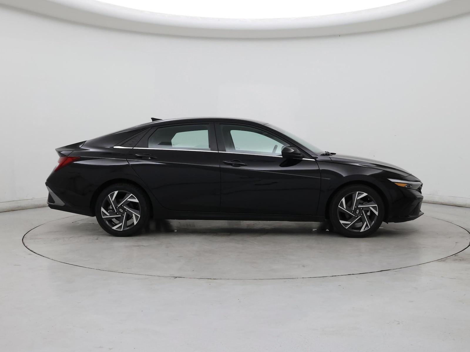 2025 Hyundai Elantra SEL - Photo 8