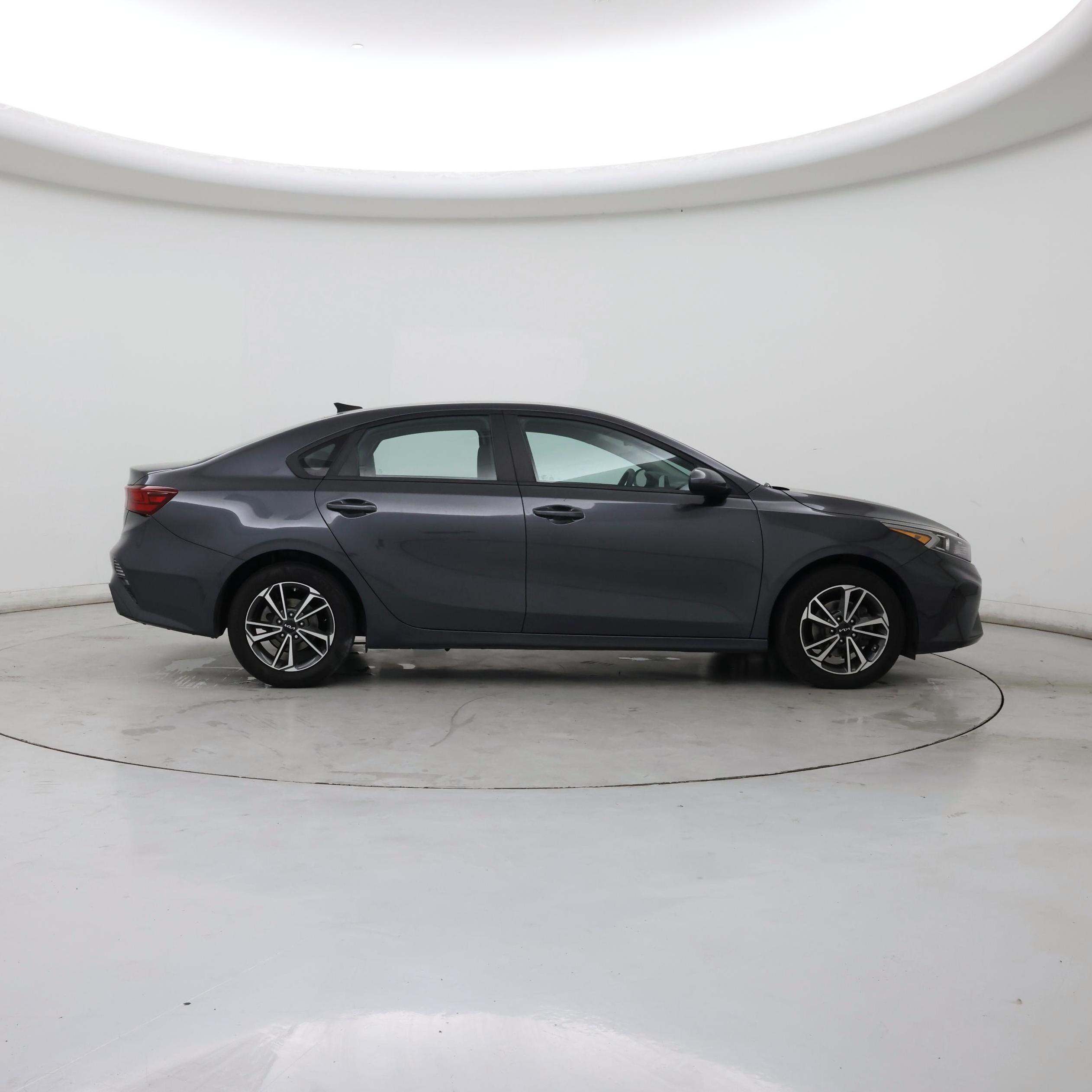 Thumbnail: 2023 Kia Forte - 7