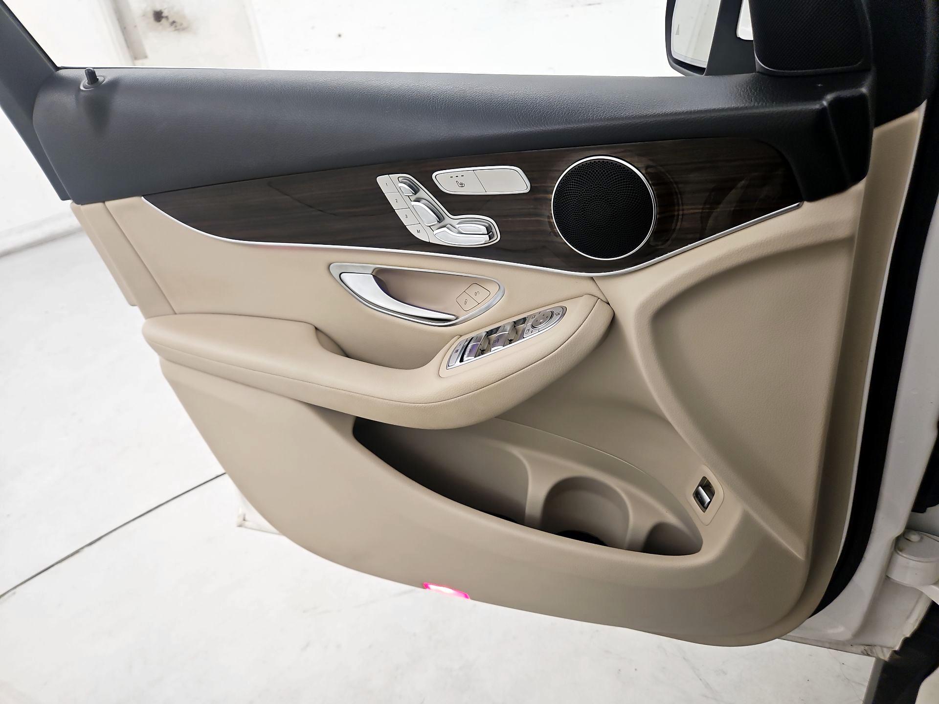 Thumbnail: 2021 Mercedes-Benz GLC - 12