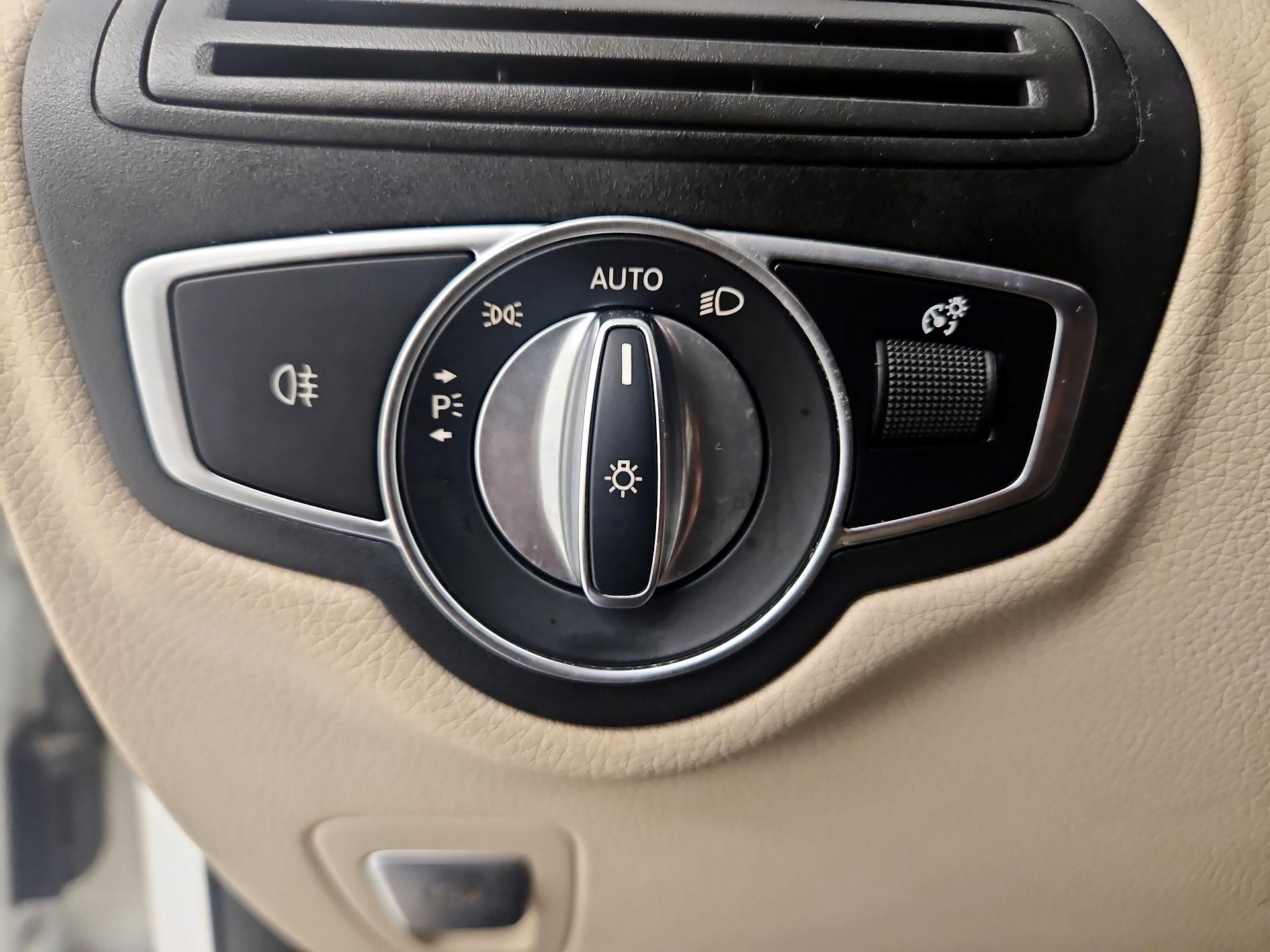 Thumbnail: 2021 Mercedes-Benz GLC - 13