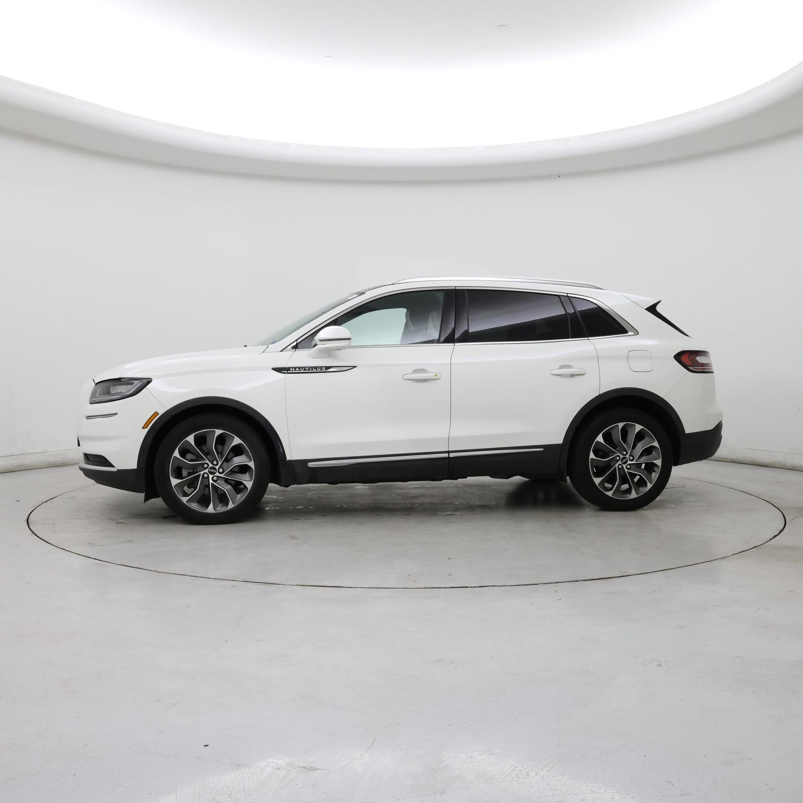 Thumbnail: 2022 Lincoln Nautilus - 3