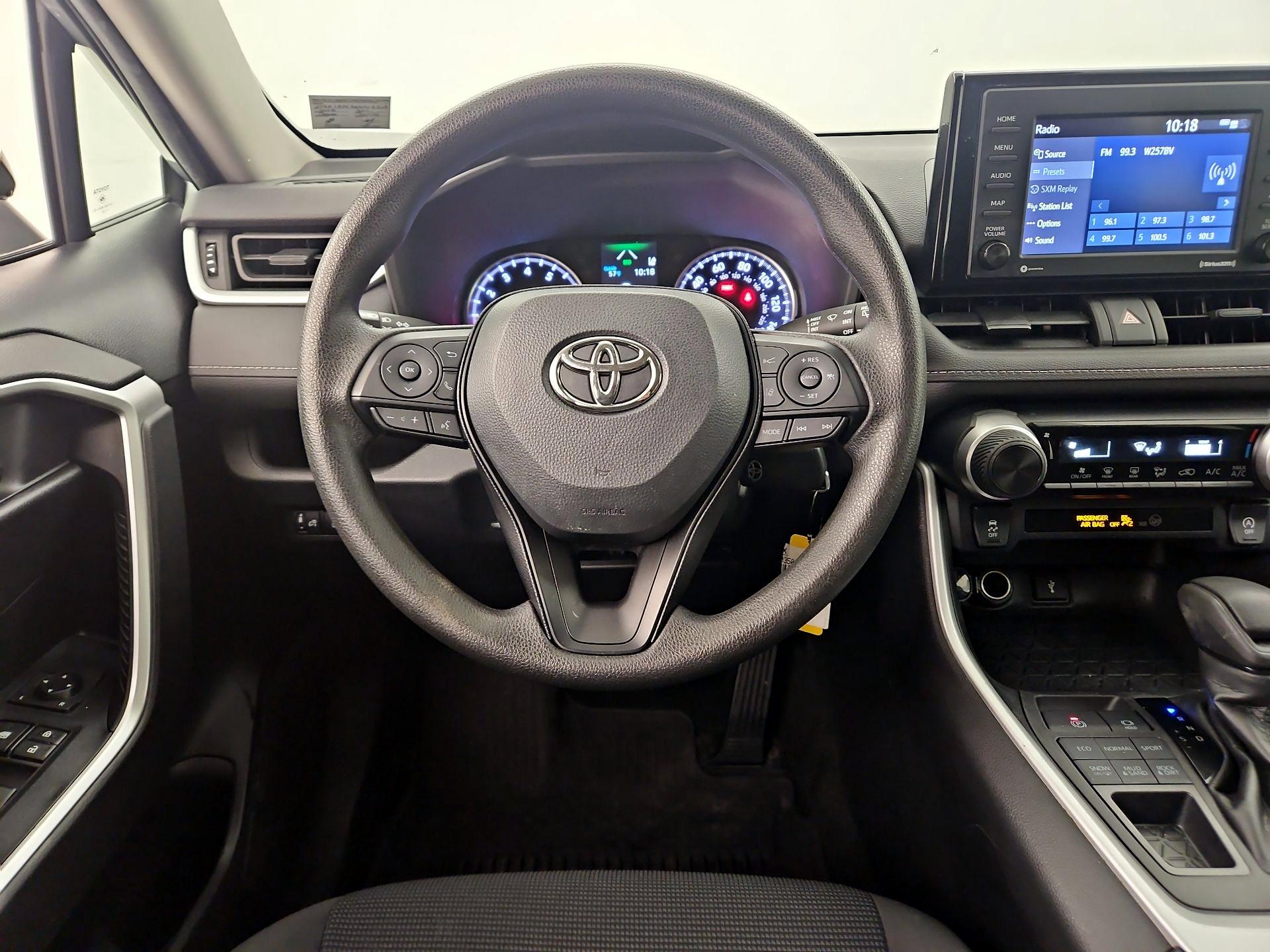 Thumbnail: 2022 Toyota RAV4 - 10