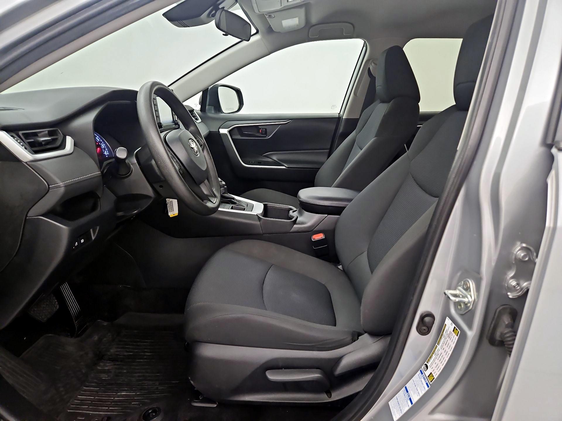 Thumbnail: 2022 Toyota RAV4 - 11