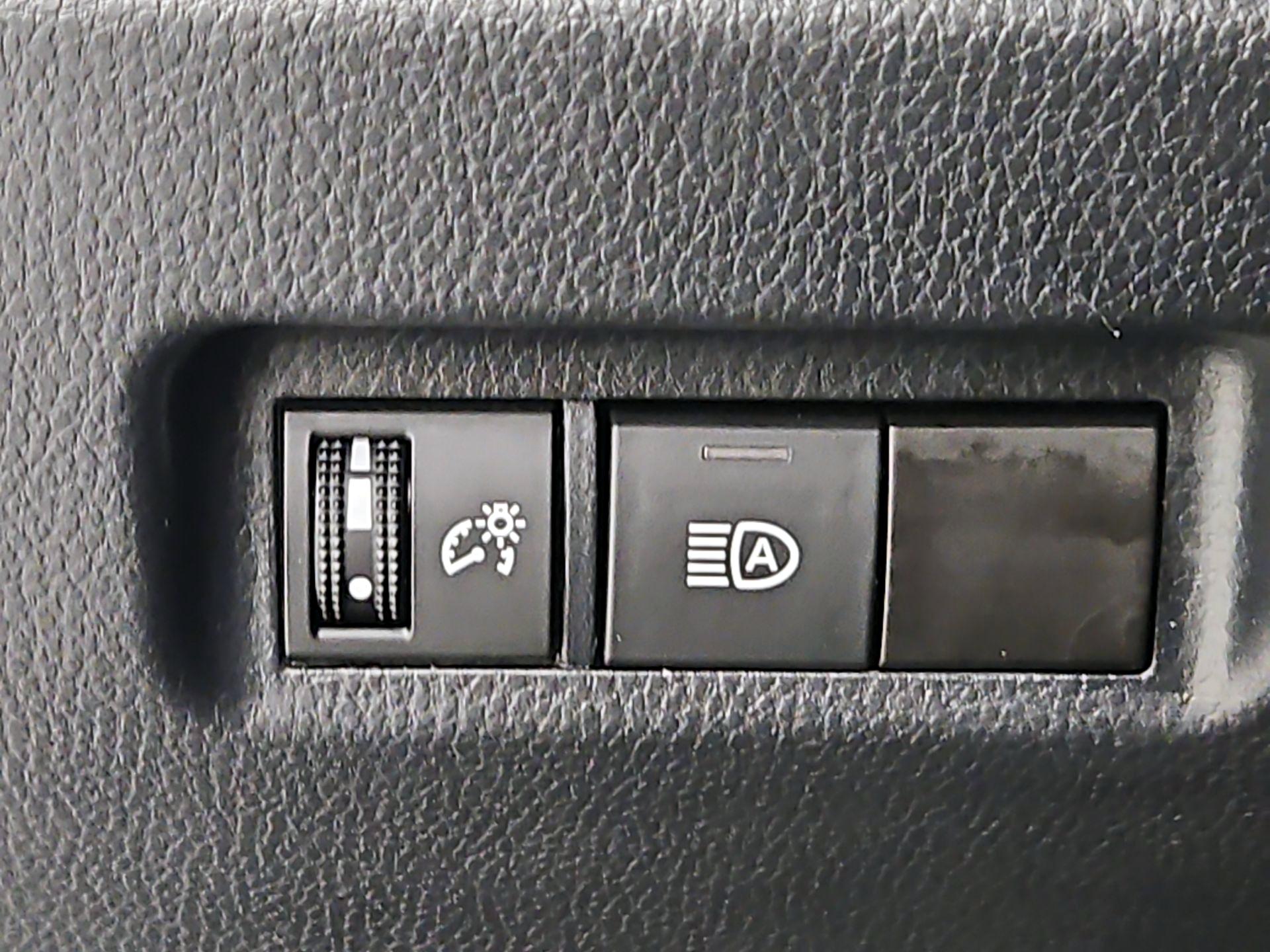 Thumbnail: 2022 Toyota RAV4 - 13