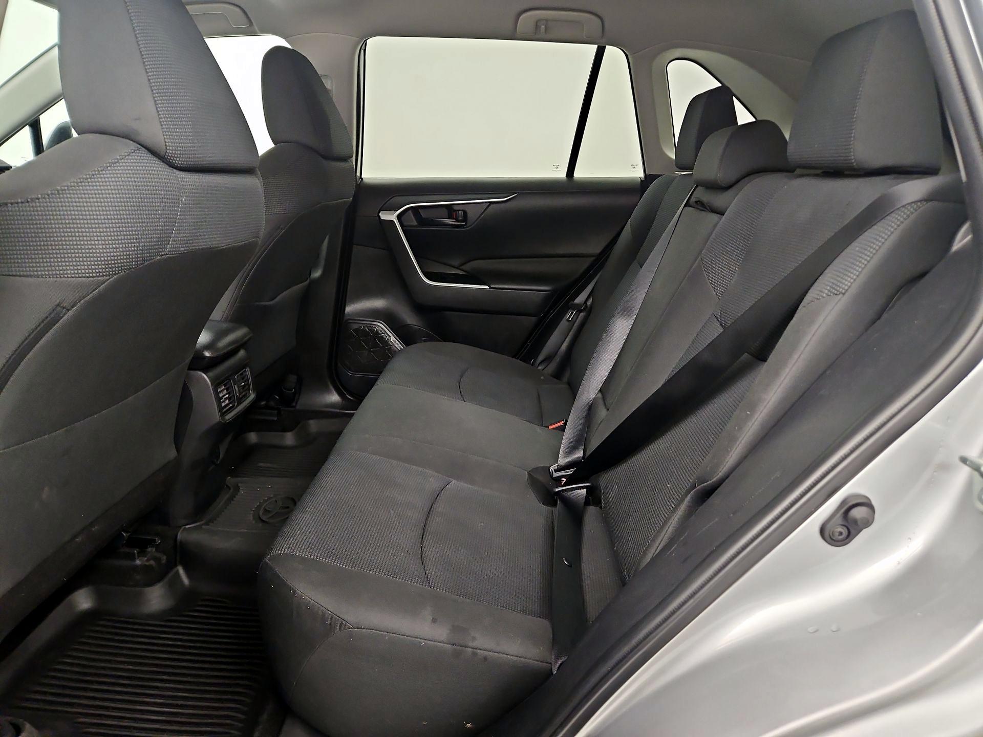 Thumbnail: 2022 Toyota RAV4 - 19