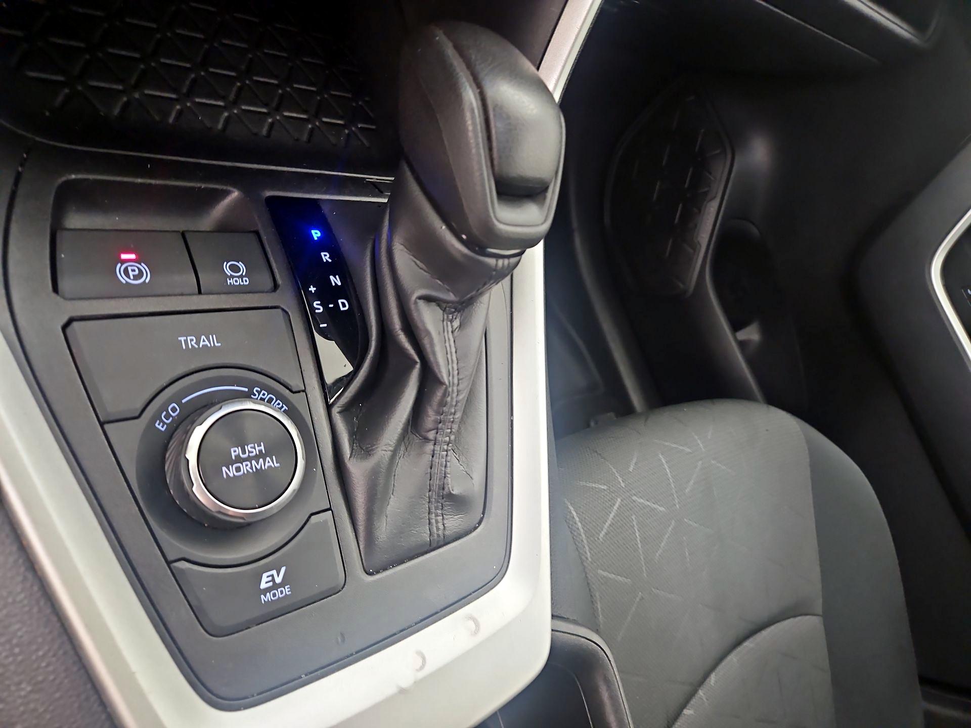 Thumbnail: 2024 Toyota RAV4 - 18