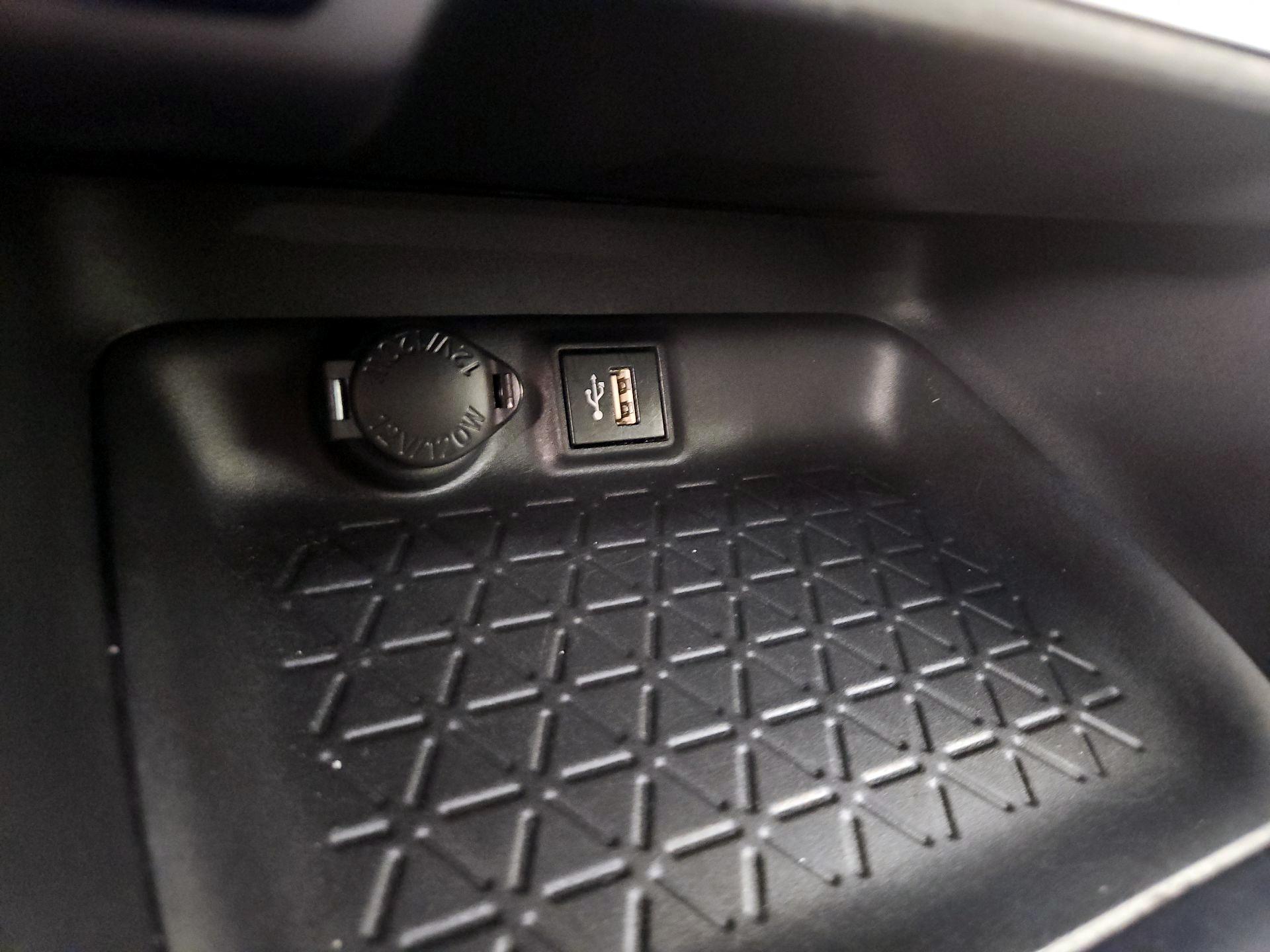 Thumbnail: 2024 Toyota RAV4 - 19