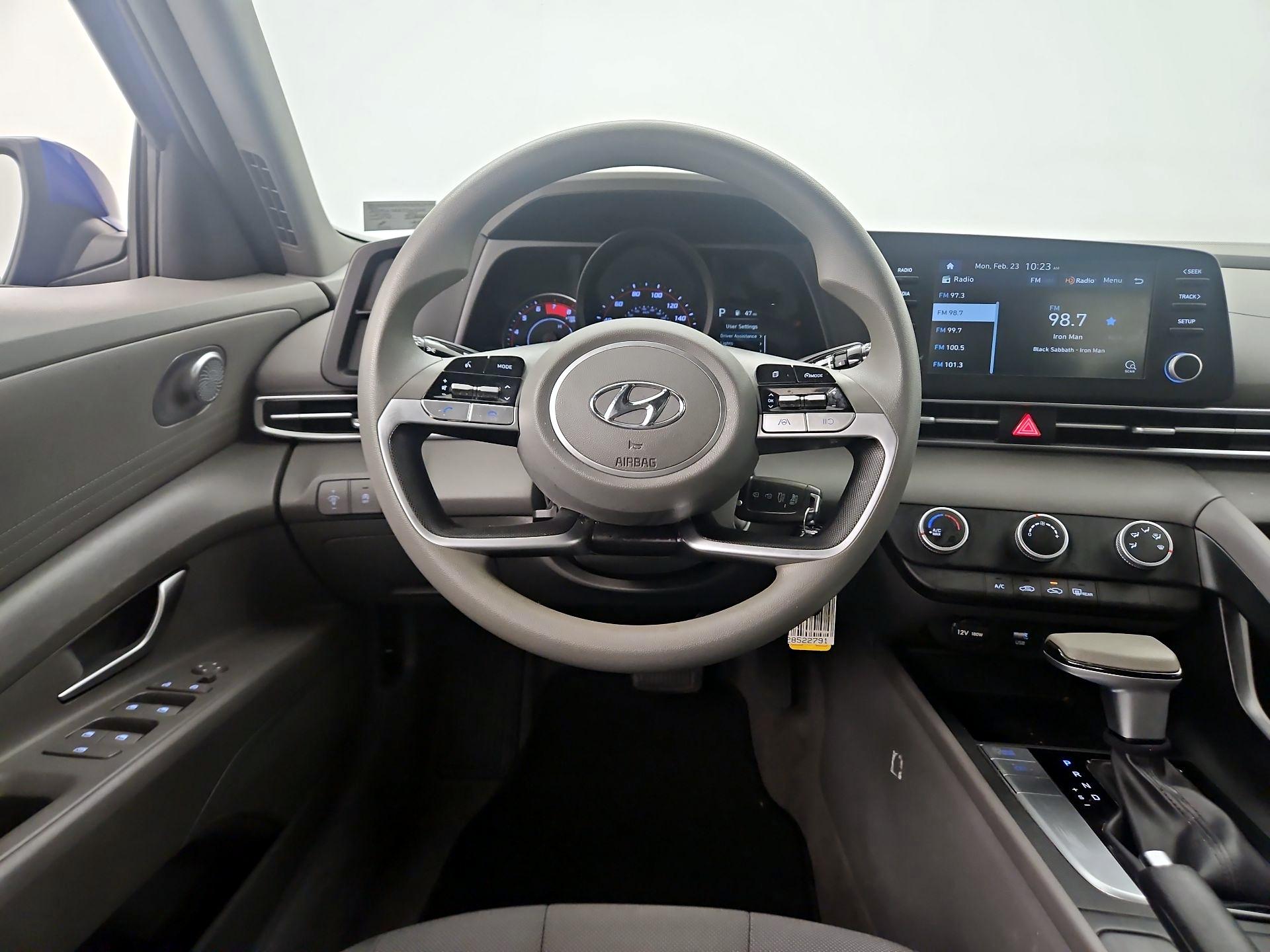 Thumbnail: 2023 Hyundai Elantra - 10