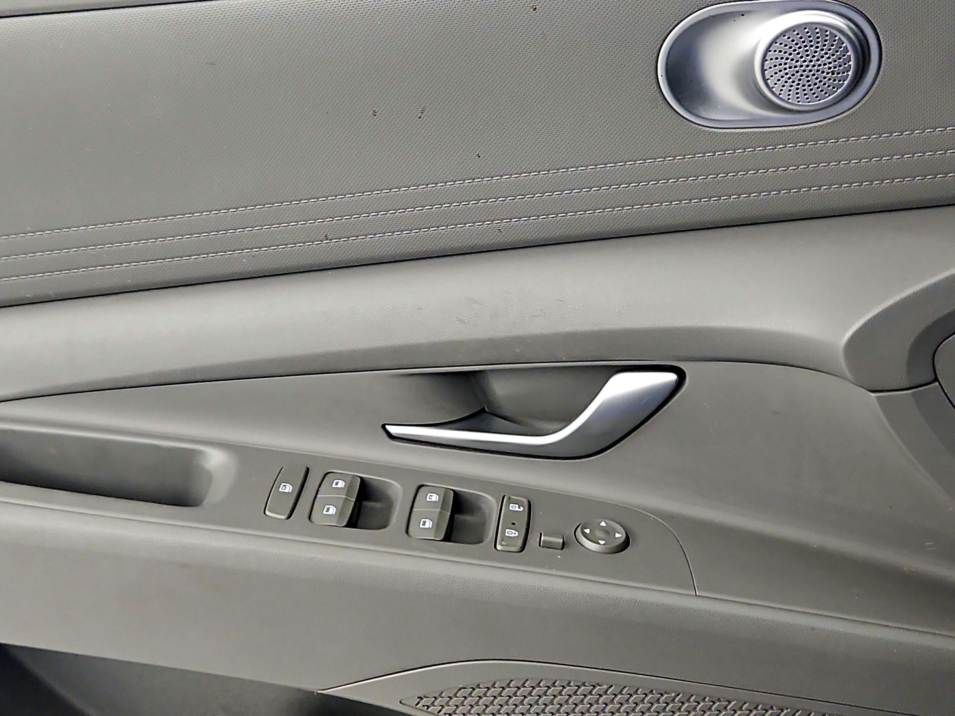 Thumbnail: 2023 Hyundai Elantra - 12