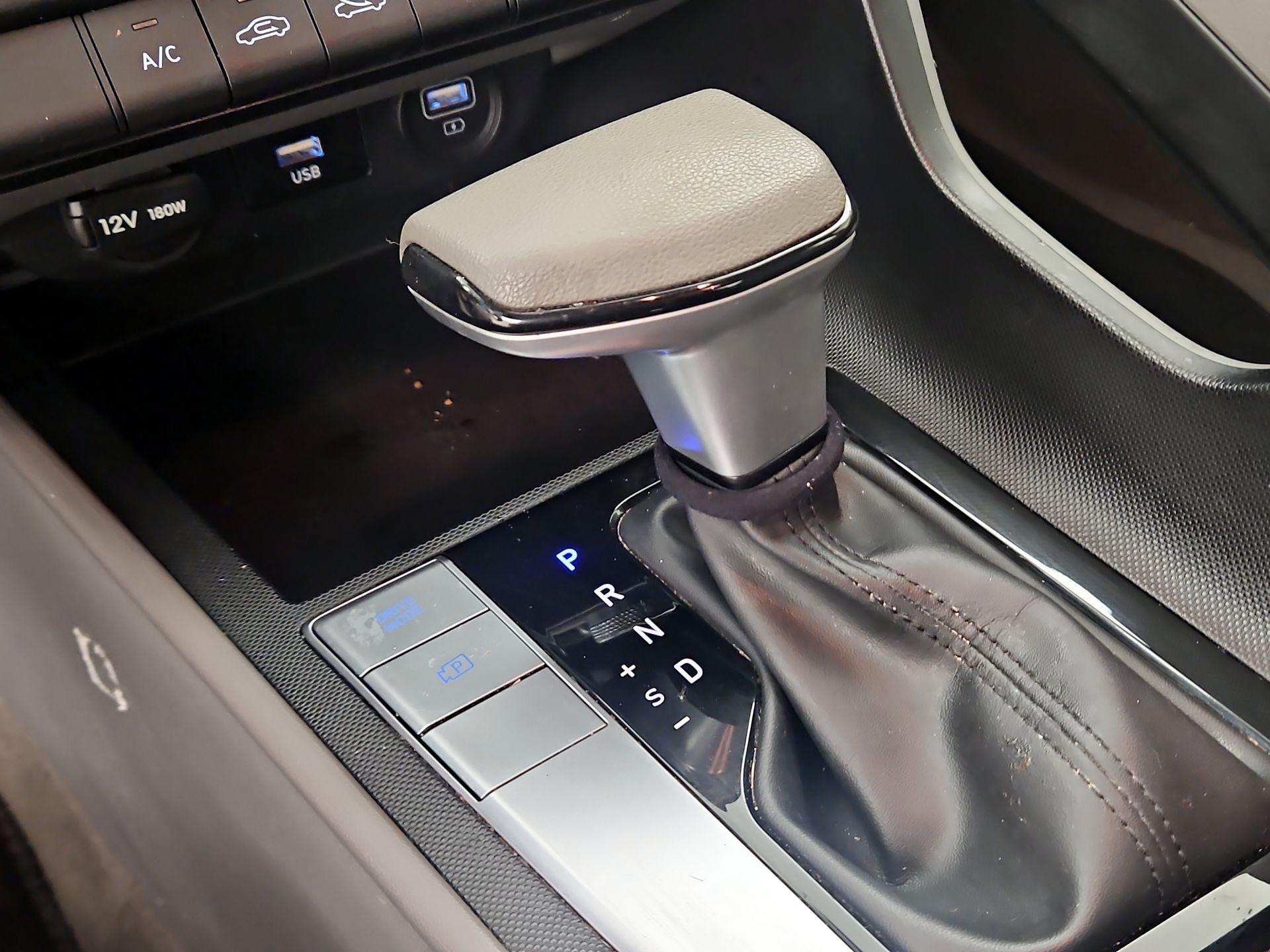 Thumbnail: 2023 Hyundai Elantra - 17