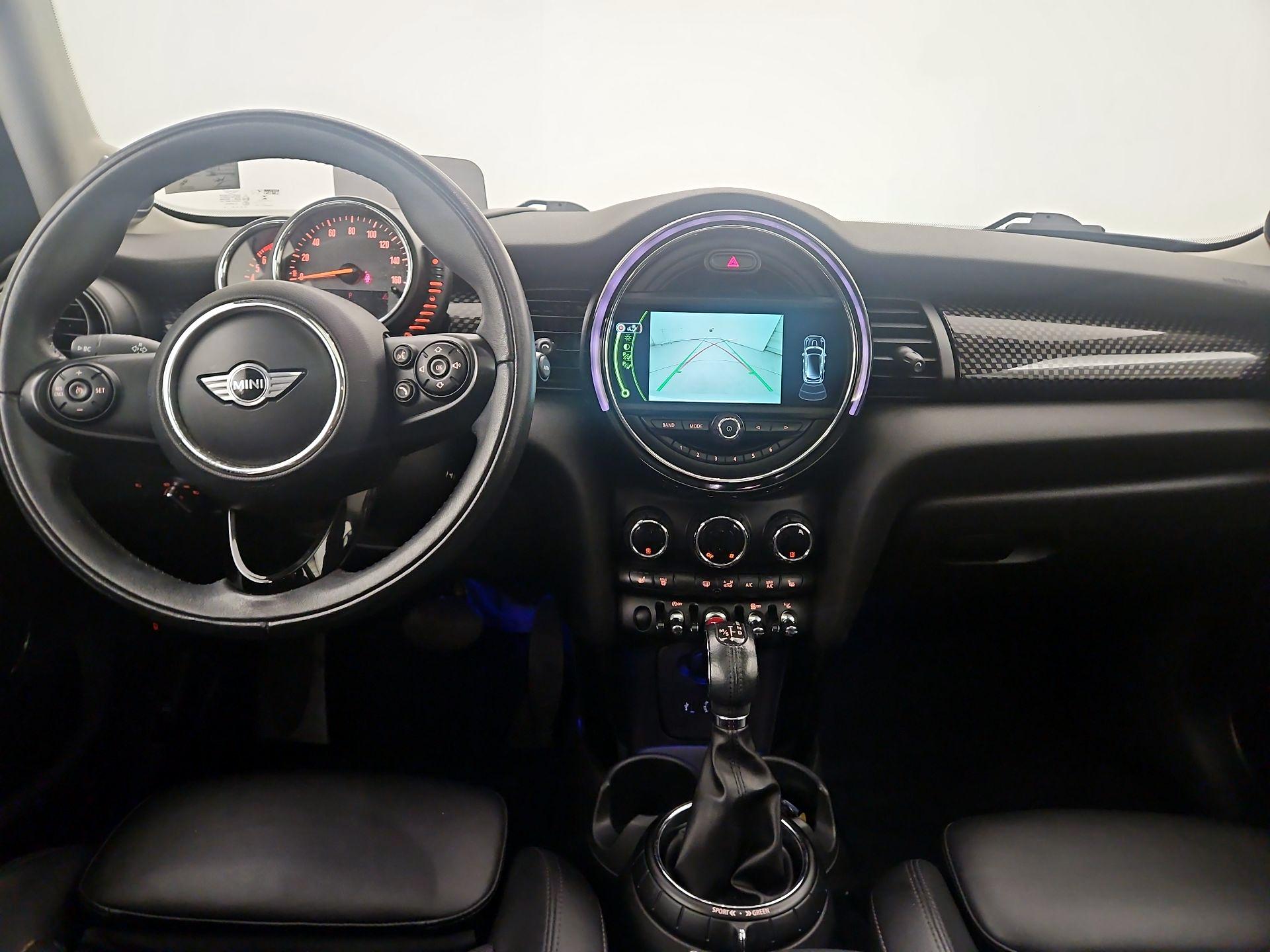 Thumbnail: 2016 MINI Cooper Hardtop - 9