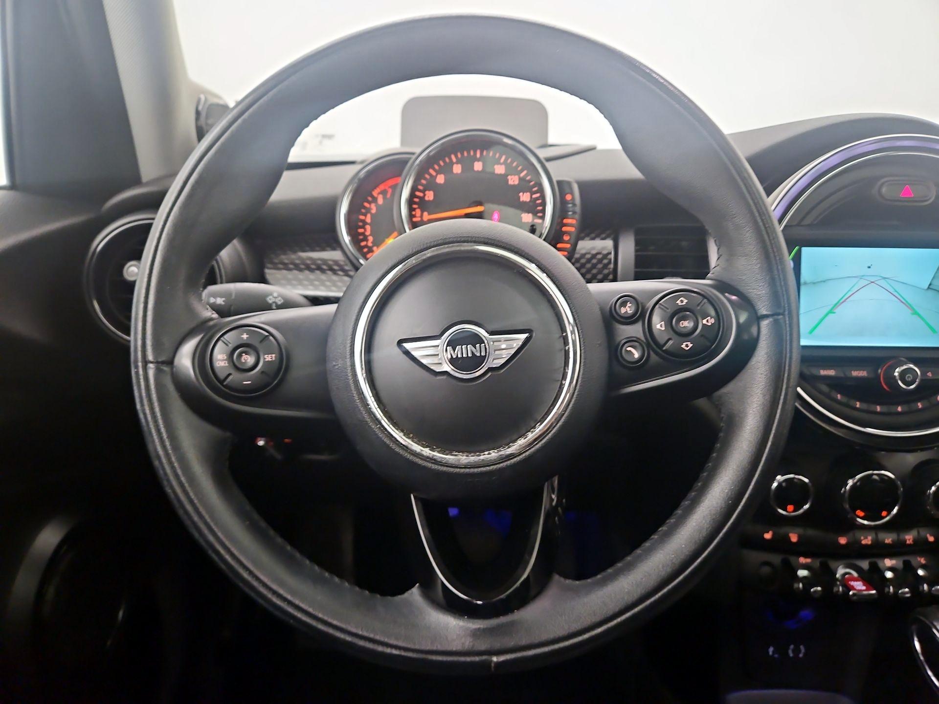 Thumbnail: 2016 MINI Cooper Hardtop - 10