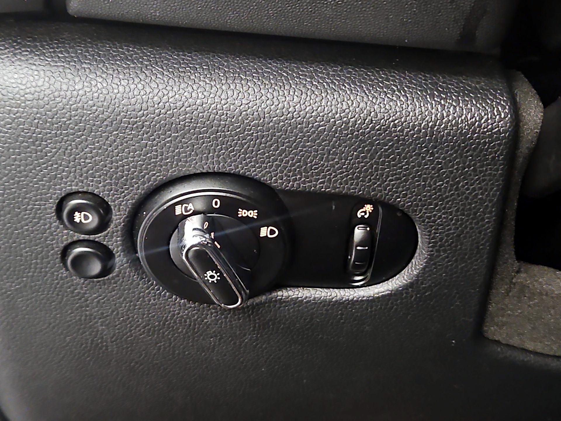 Thumbnail: 2016 MINI Cooper Hardtop - 13