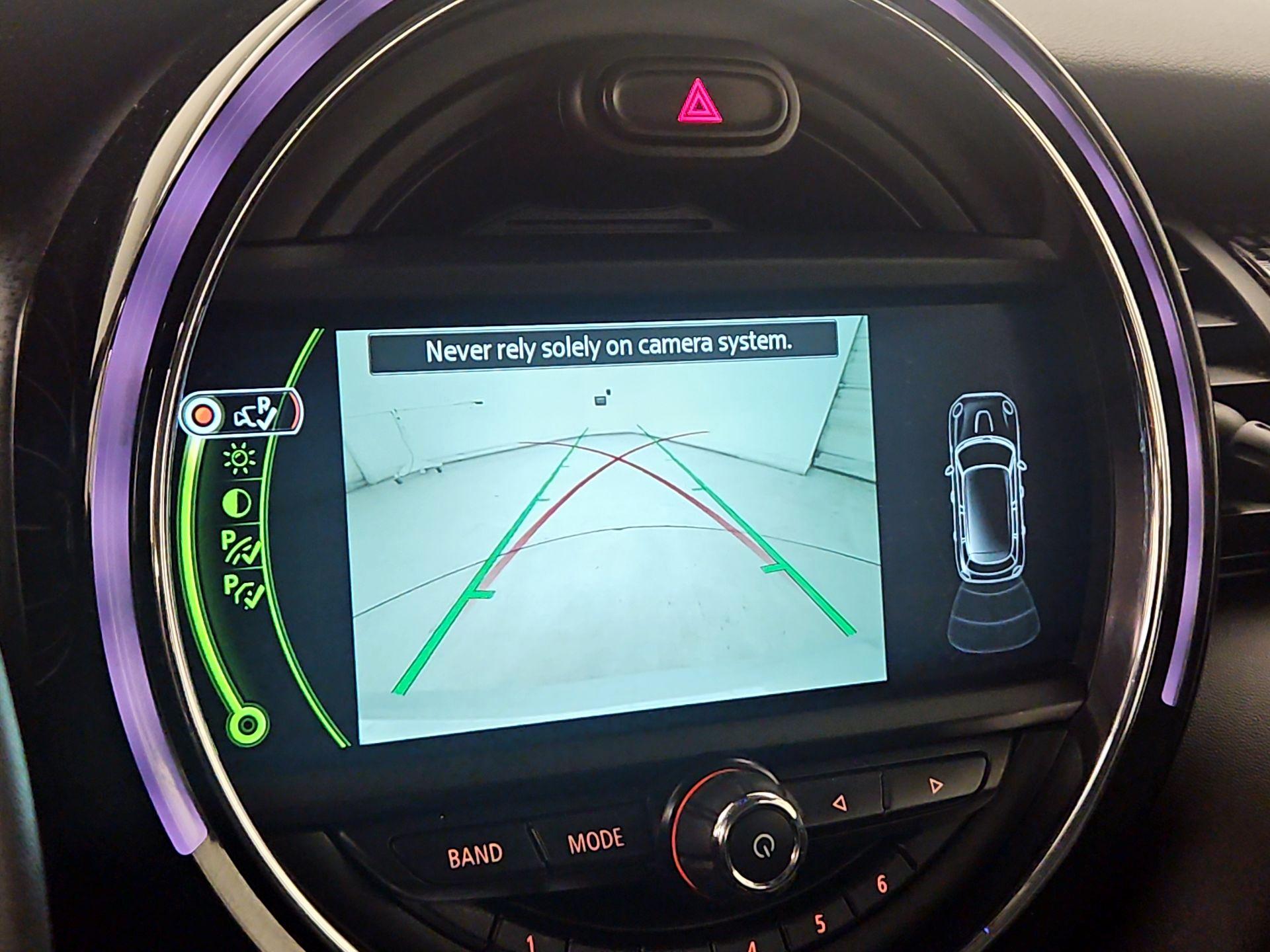 Thumbnail: 2016 MINI Cooper Hardtop - 14