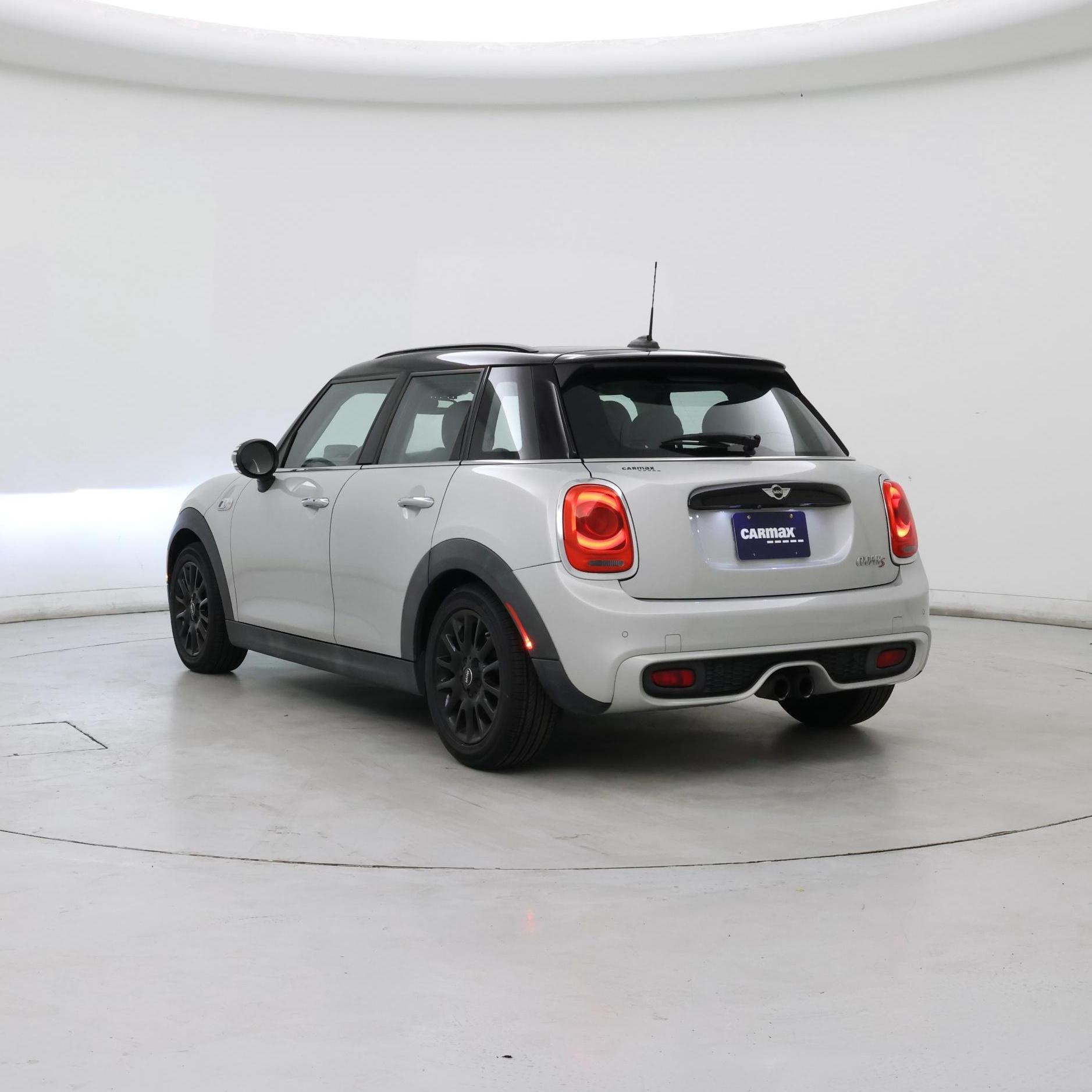 Thumbnail: 2016 MINI Cooper Hardtop - 2