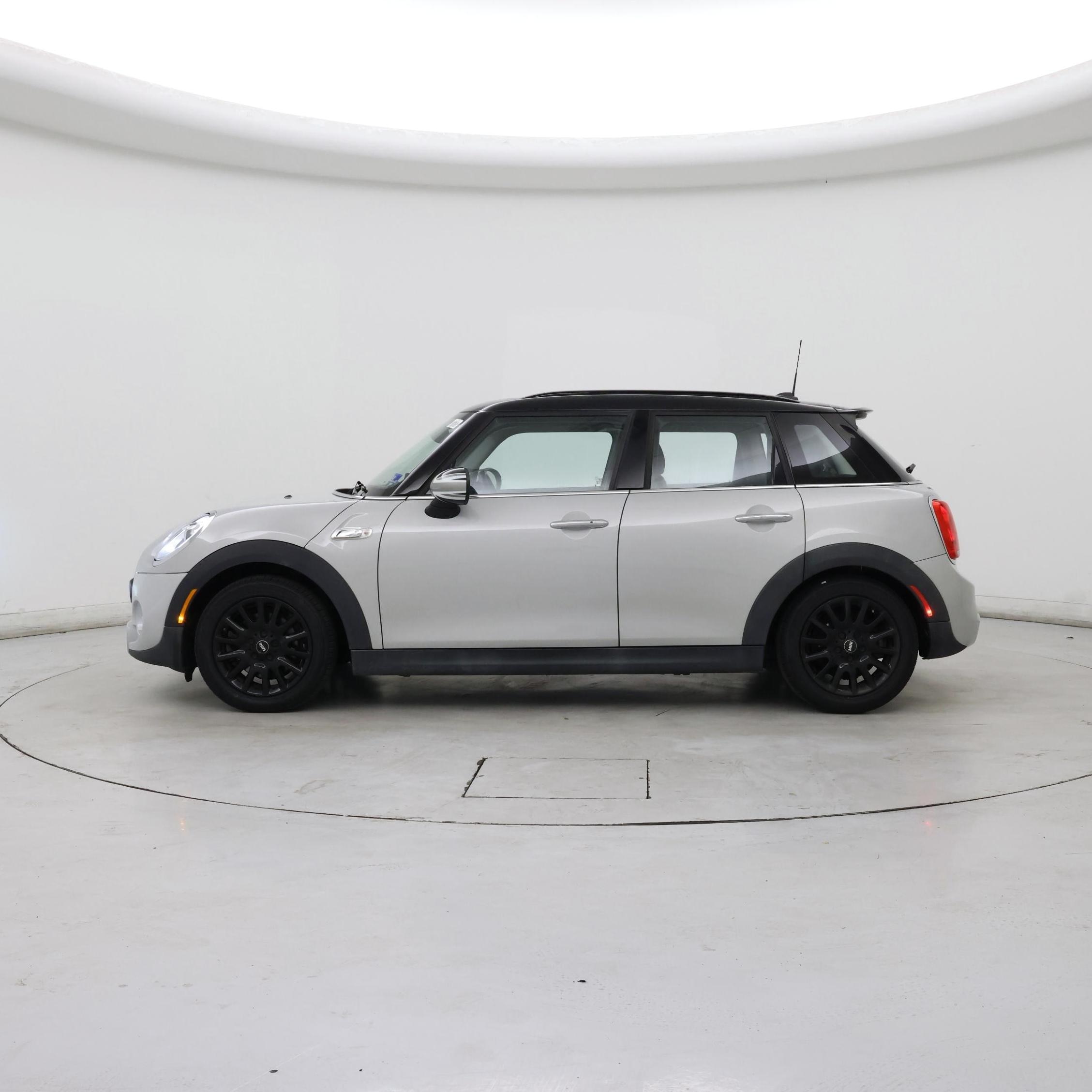Thumbnail: 2016 MINI Cooper Hardtop - 3