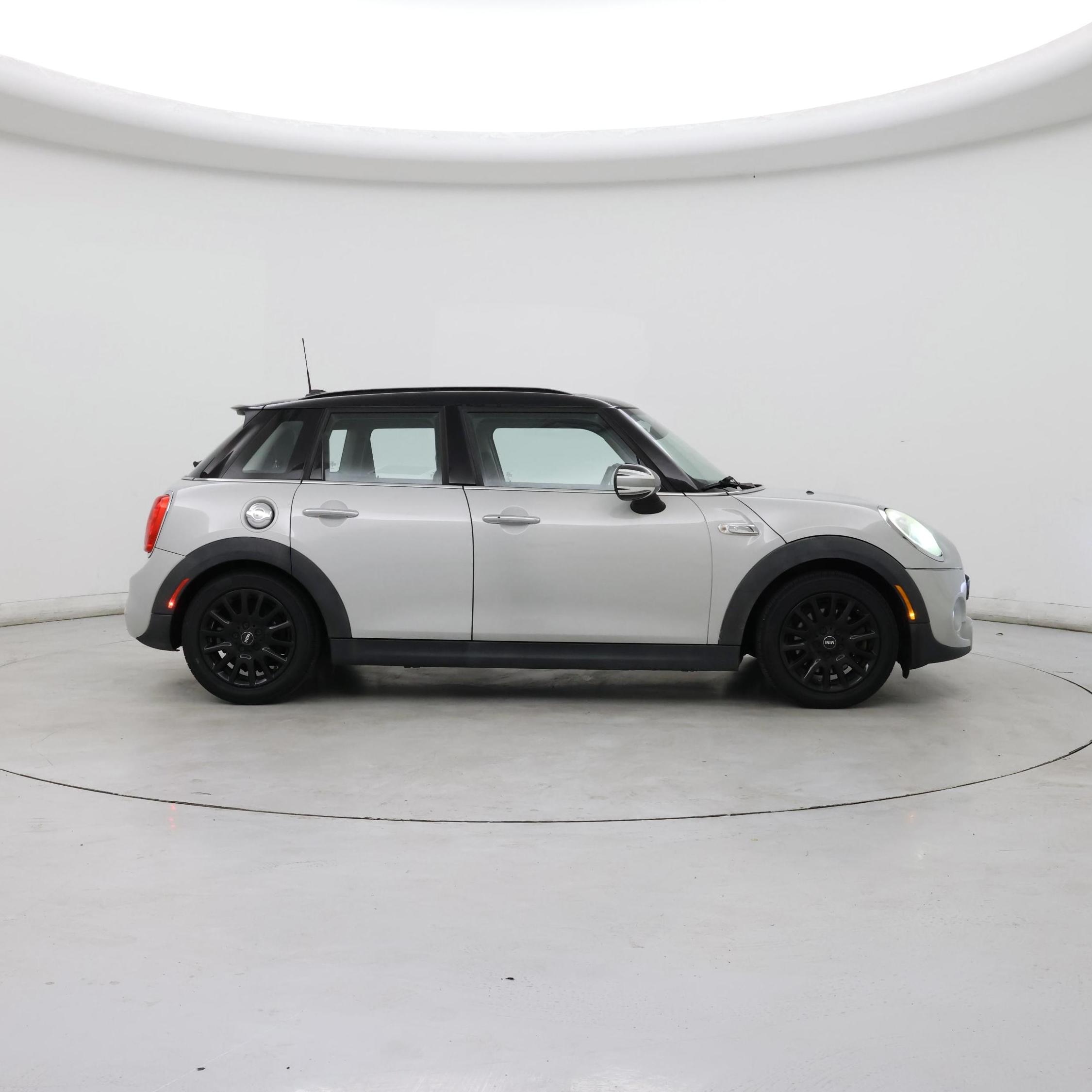 Thumbnail: 2016 MINI Cooper Hardtop - 7