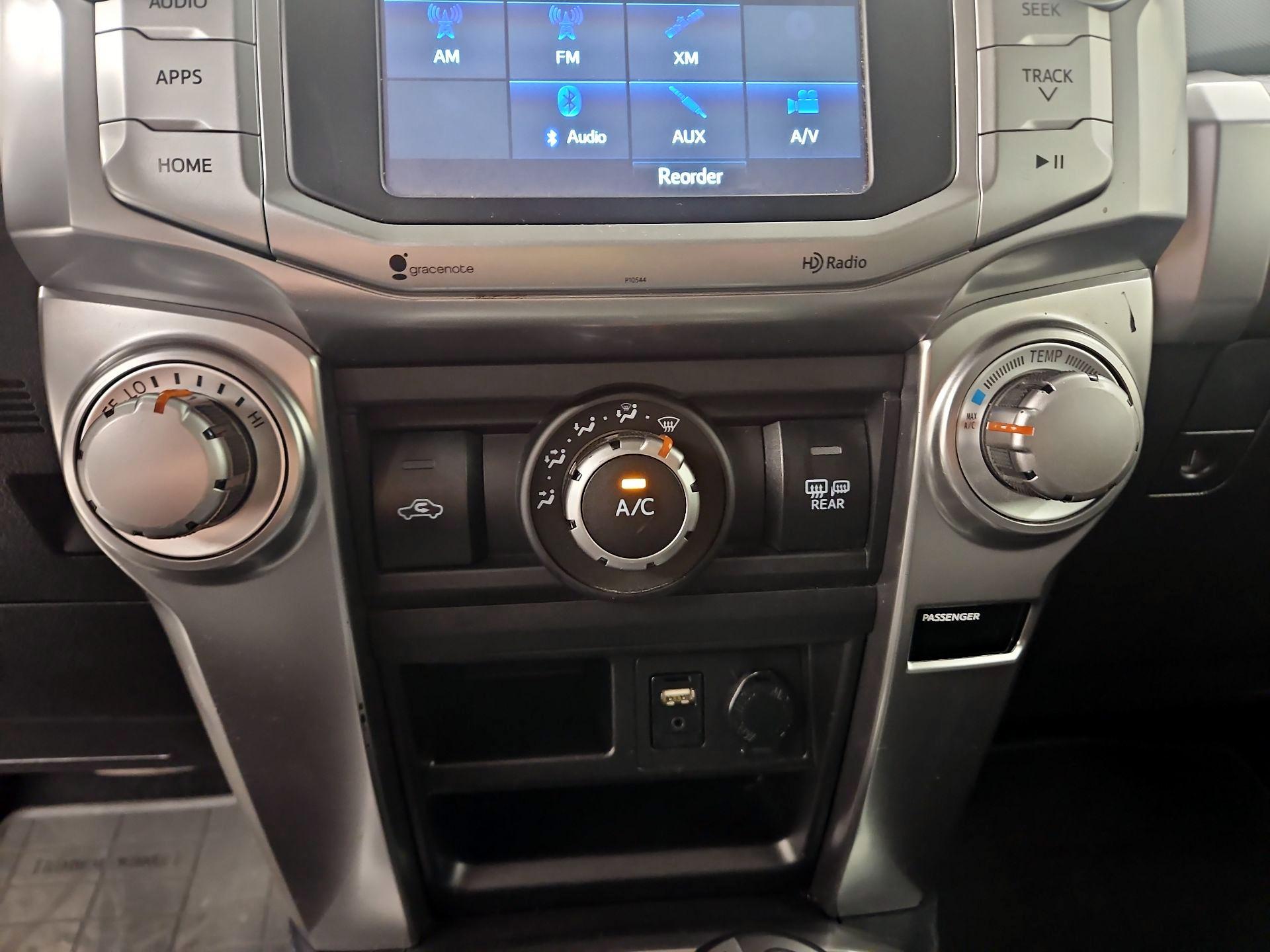 Thumbnail: 2015 Toyota 4Runner - 16