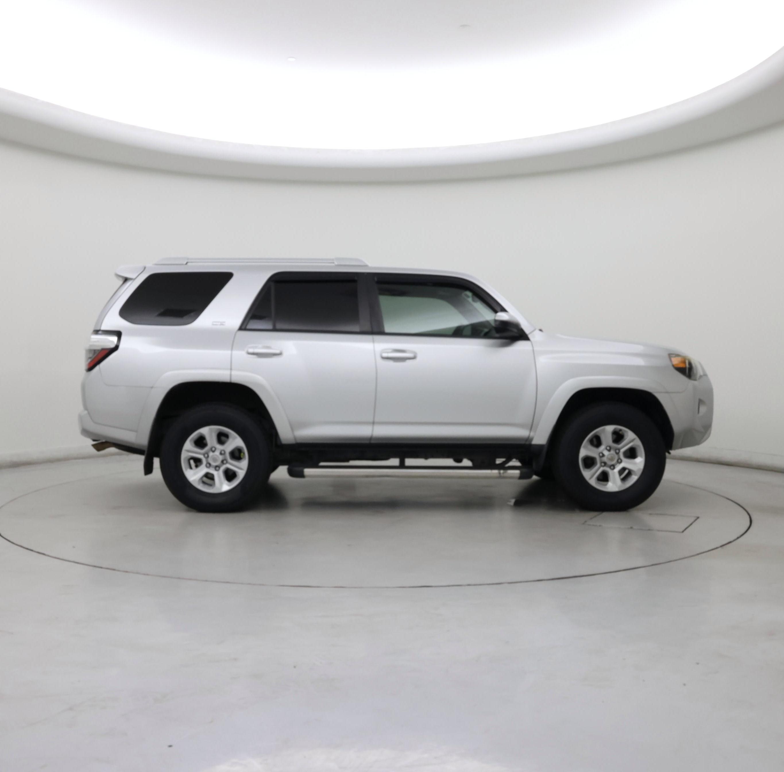 Thumbnail: 2015 Toyota 4Runner - 7