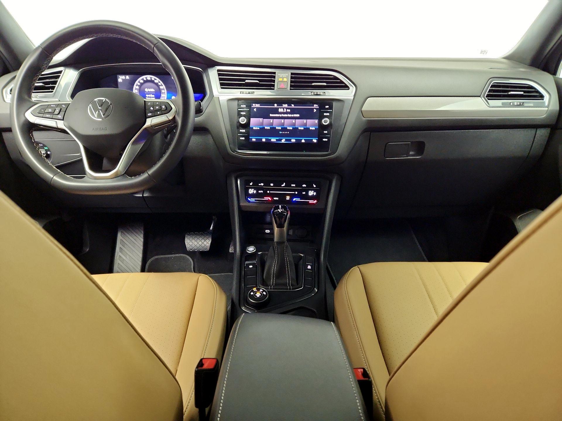 Thumbnail: 2023 Volkswagen Tiguan - 9