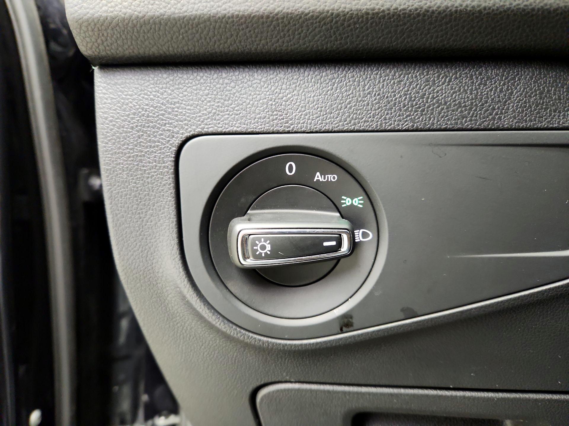 Thumbnail: 2023 Volkswagen Tiguan - 13