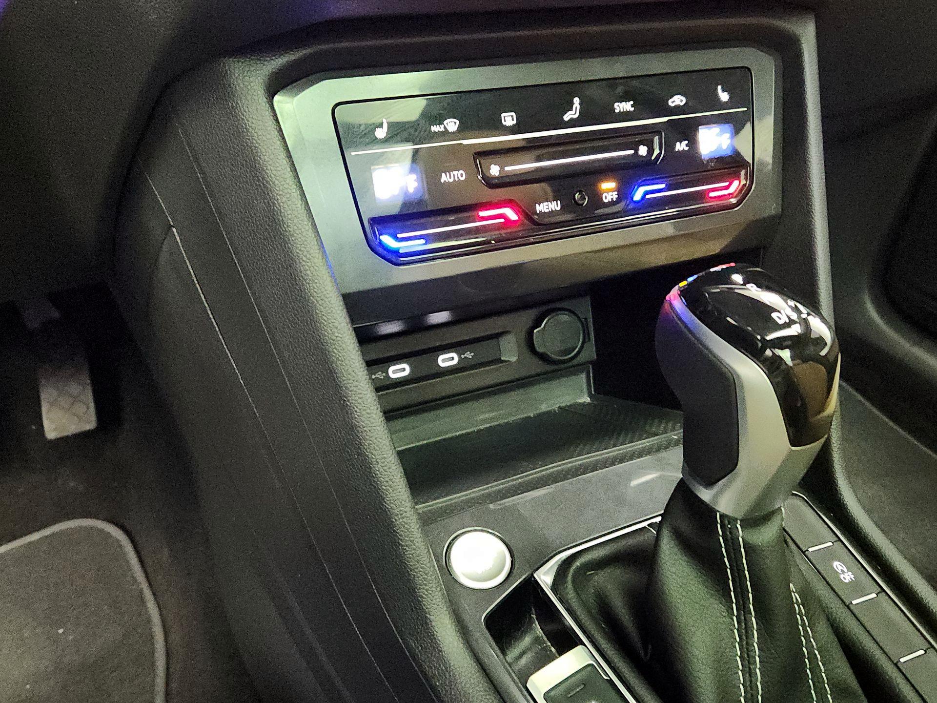 Thumbnail: 2023 Volkswagen Tiguan - 18