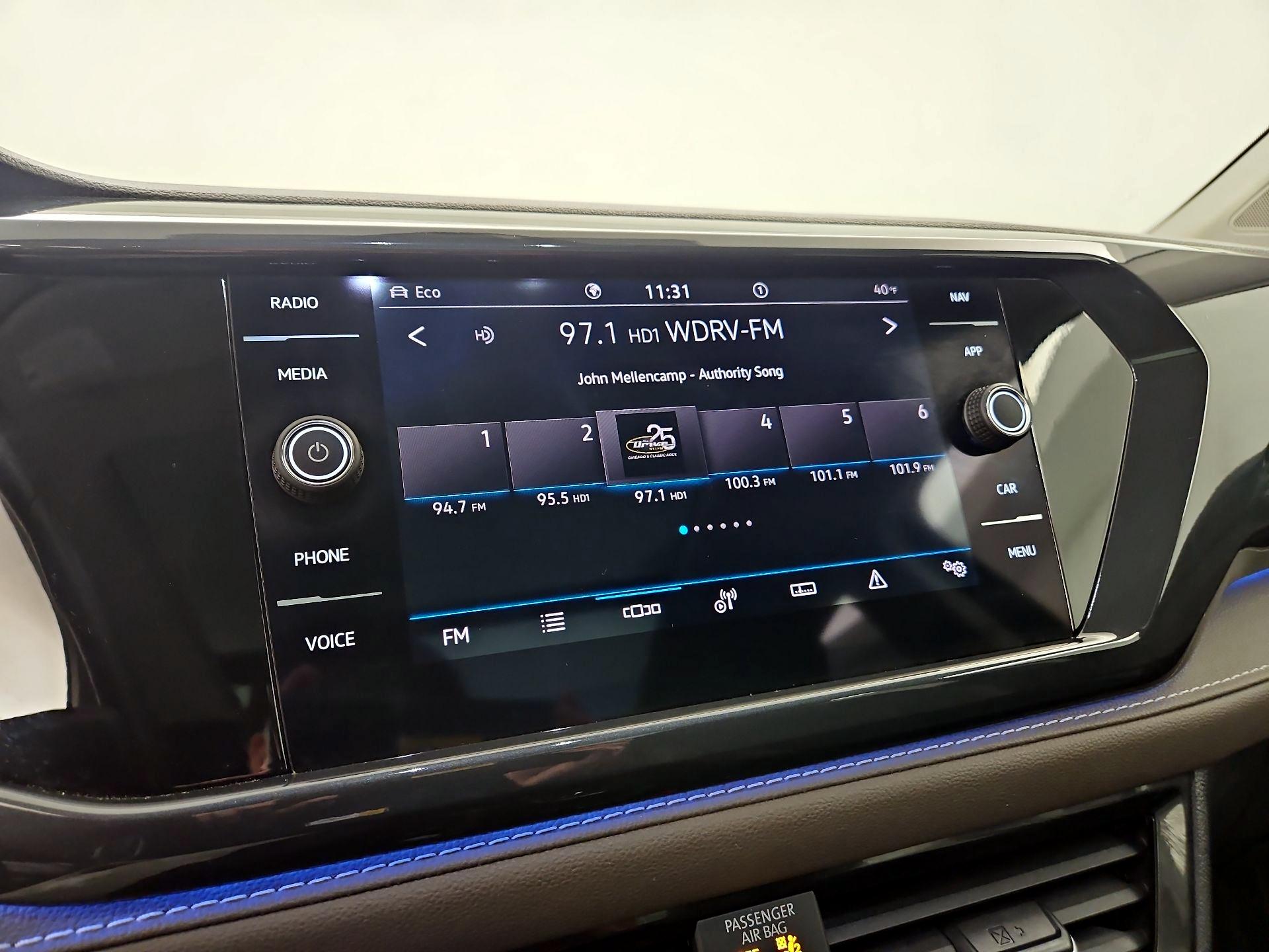 Thumbnail: 2023 Volkswagen Taos - 16