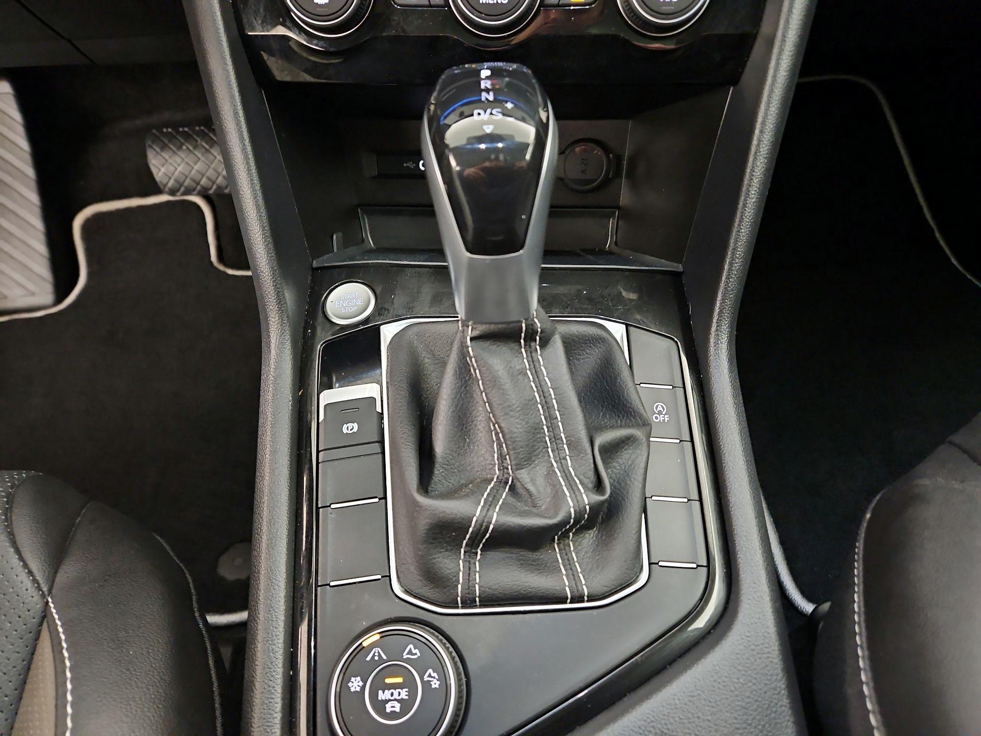 Thumbnail: 2023 Volkswagen Taos - 18