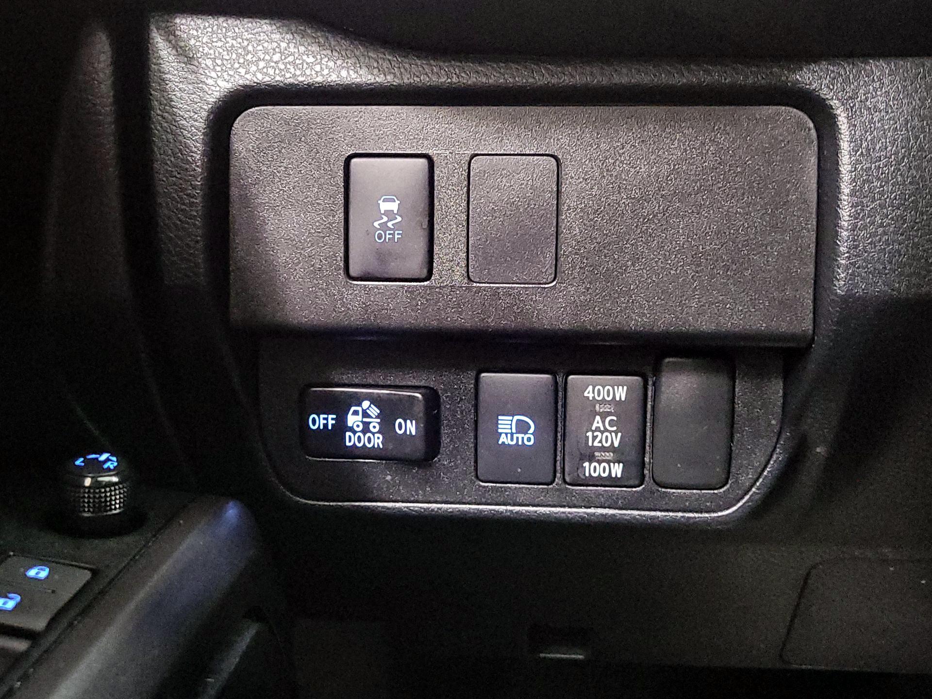 Thumbnail: 2021 Toyota Tacoma - 13