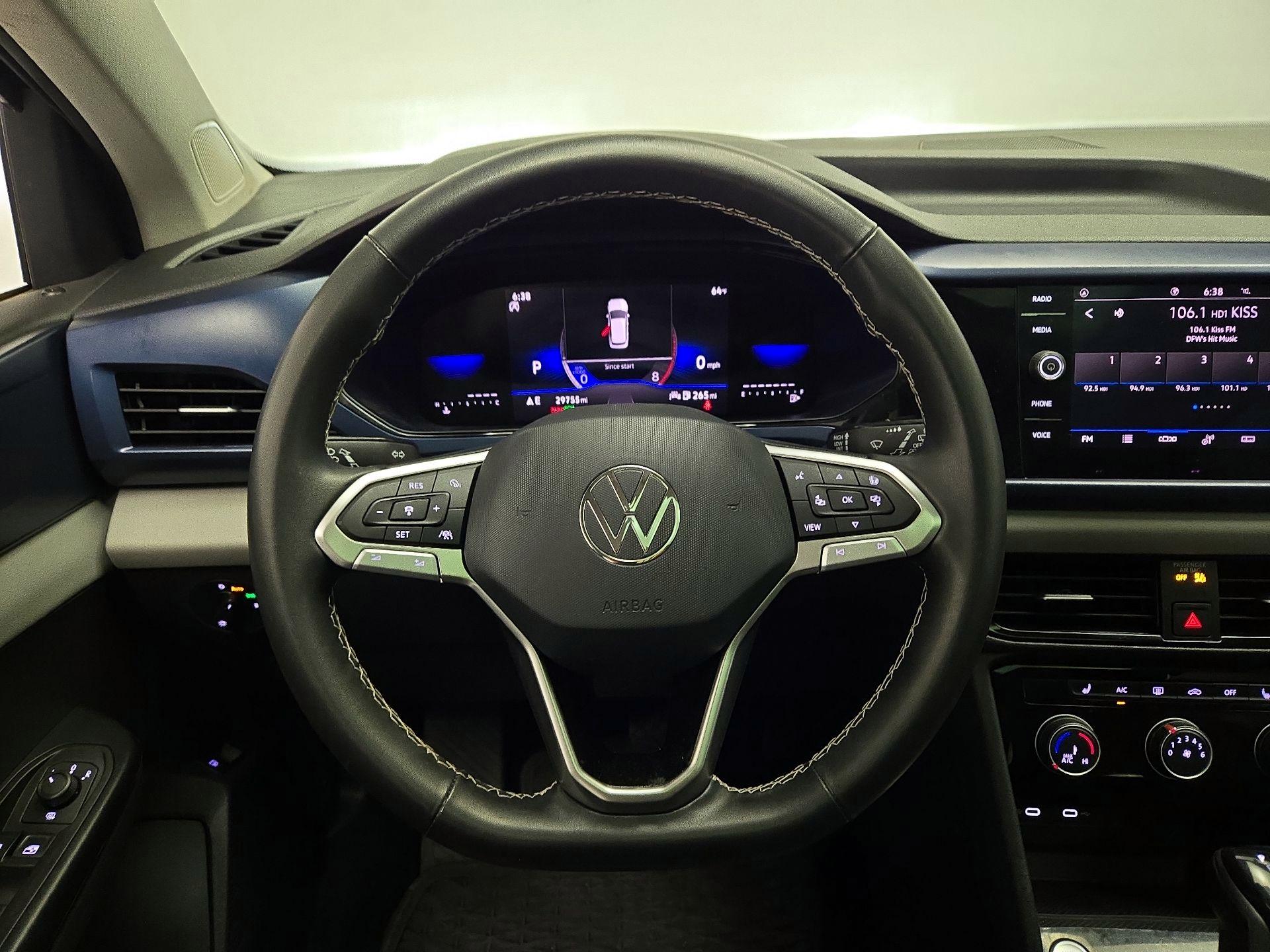 Thumbnail: 2023 Volkswagen Taos - 10