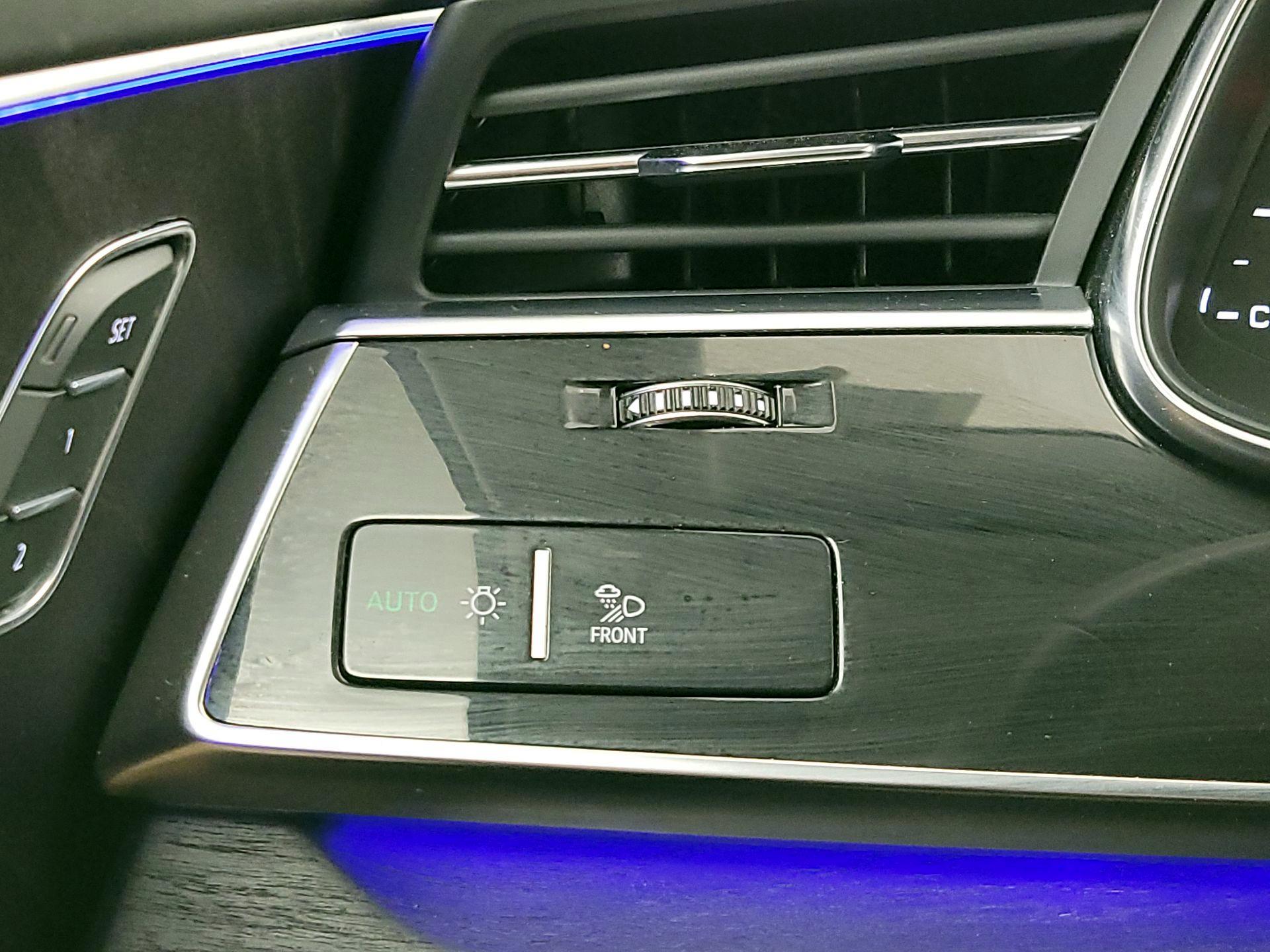 Thumbnail: 2022 Audi Q8 - 13