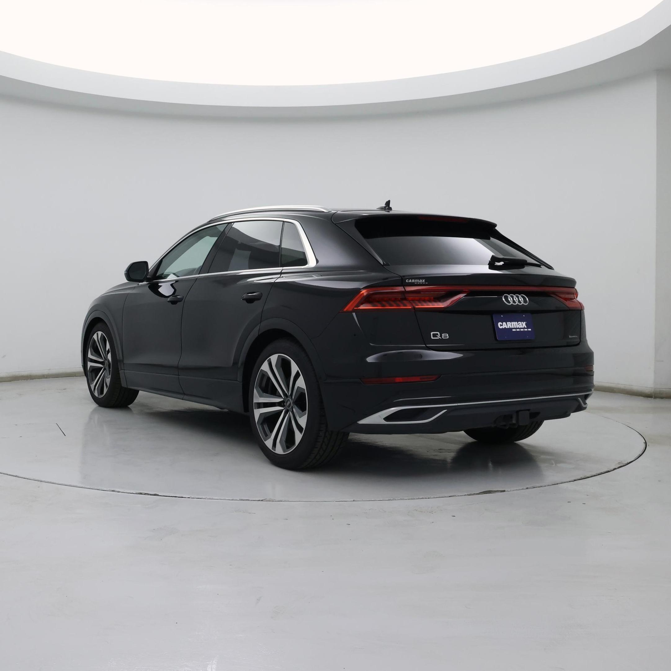 Thumbnail: 2022 Audi Q8 - 2