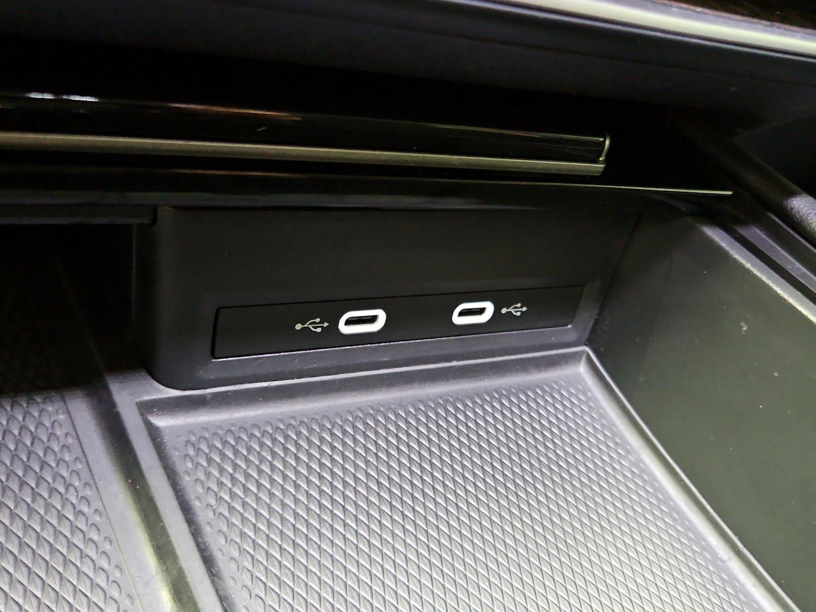 2024 Volkswagen Atlas SE w/Tech - Photo 20