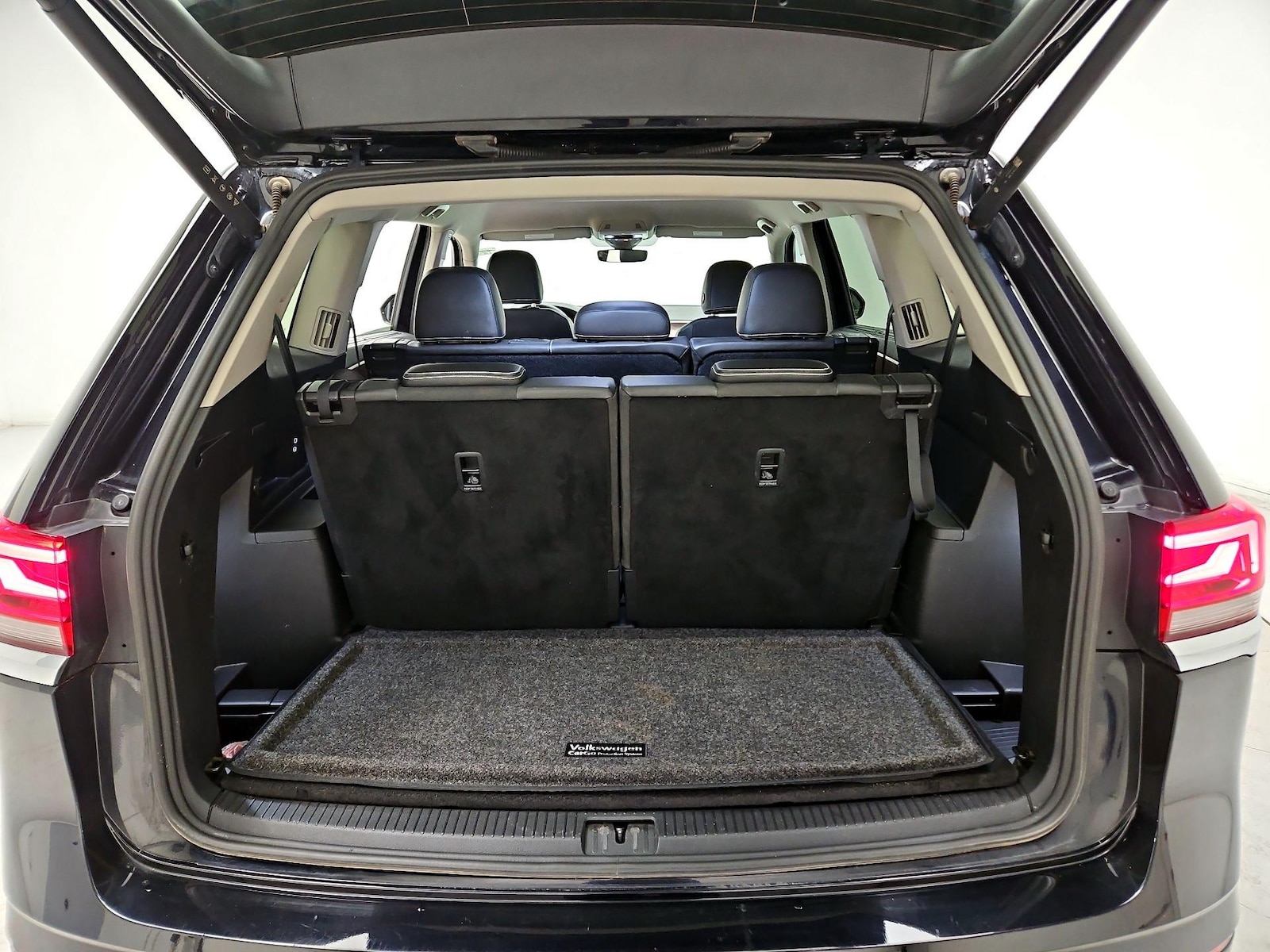 2024 Volkswagen Atlas SE w/Tech - Photo 23