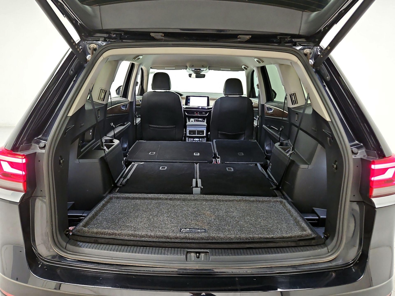 2024 Volkswagen Atlas SE w/Tech - Photo 24