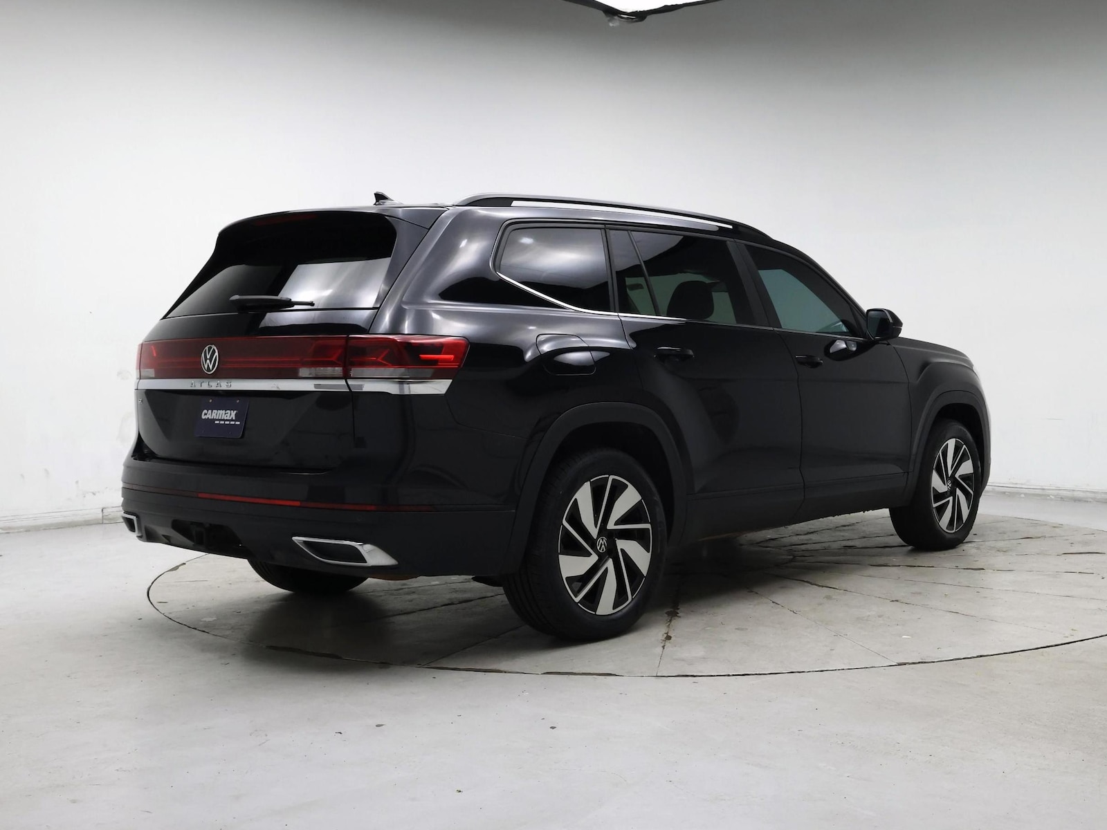 2024 Volkswagen Atlas SE w/Tech - Photo 9