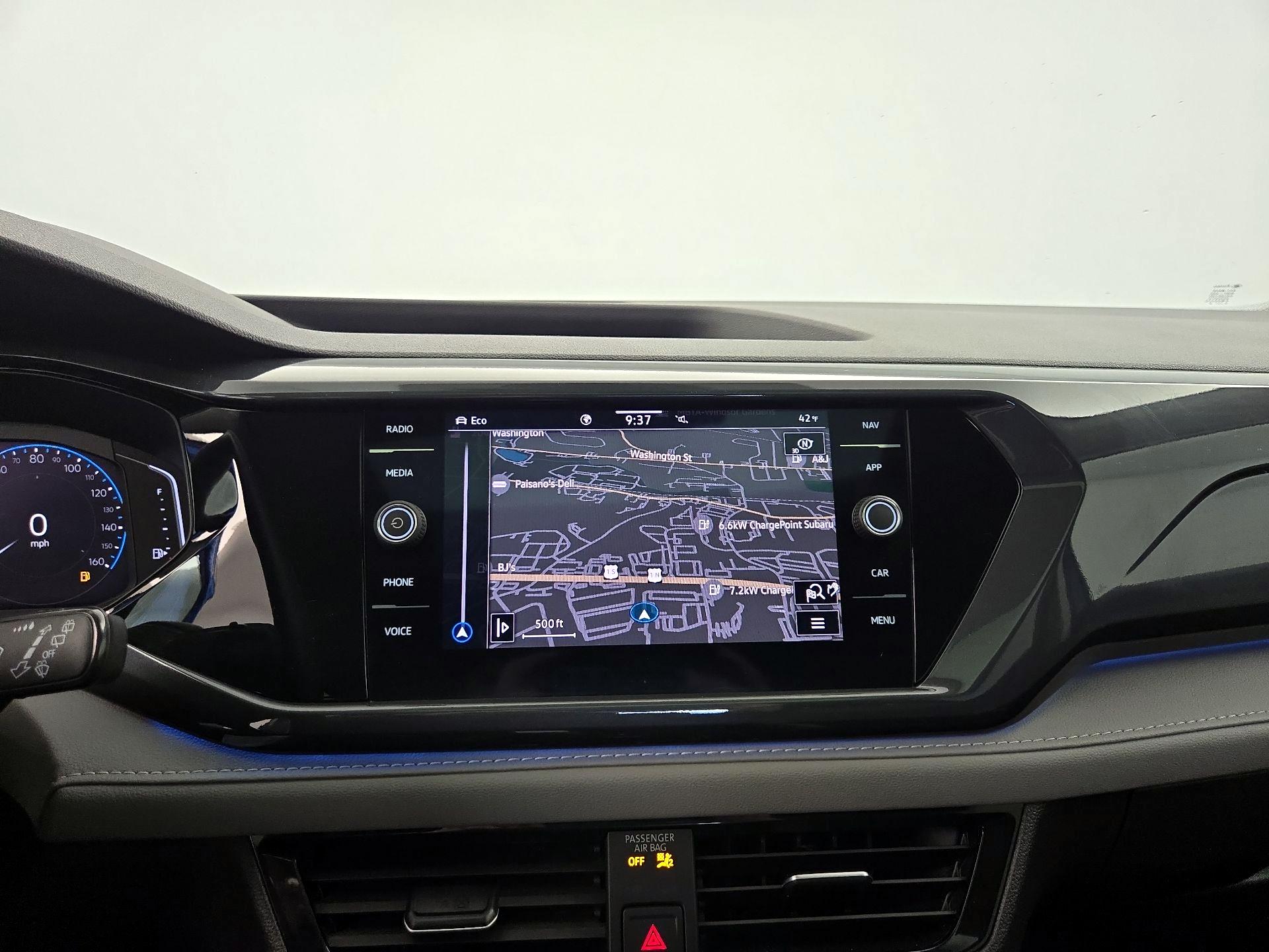 Thumbnail: 2023 Volkswagen Taos - 14