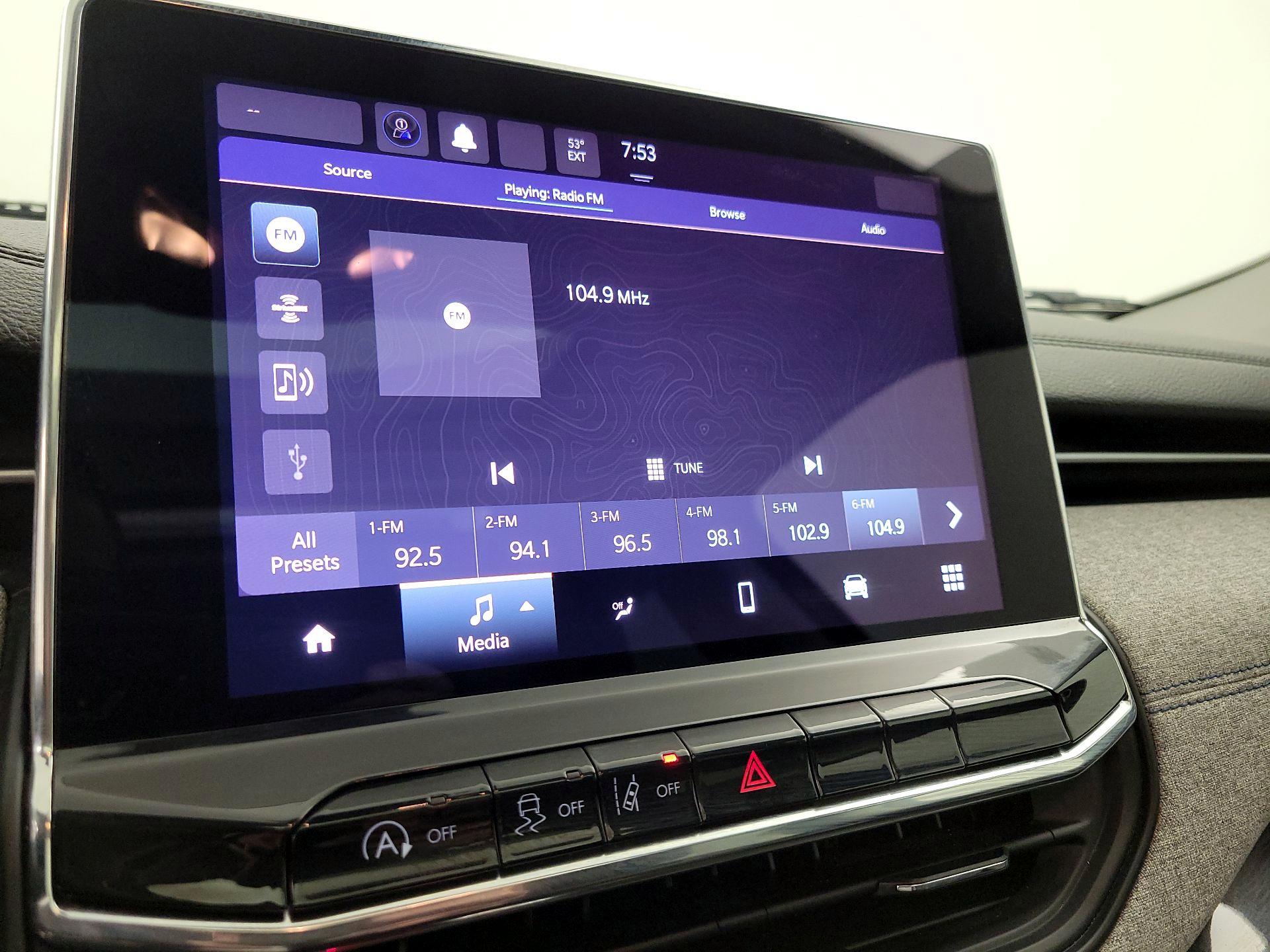 Thumbnail: 2022 Jeep Compass - 16