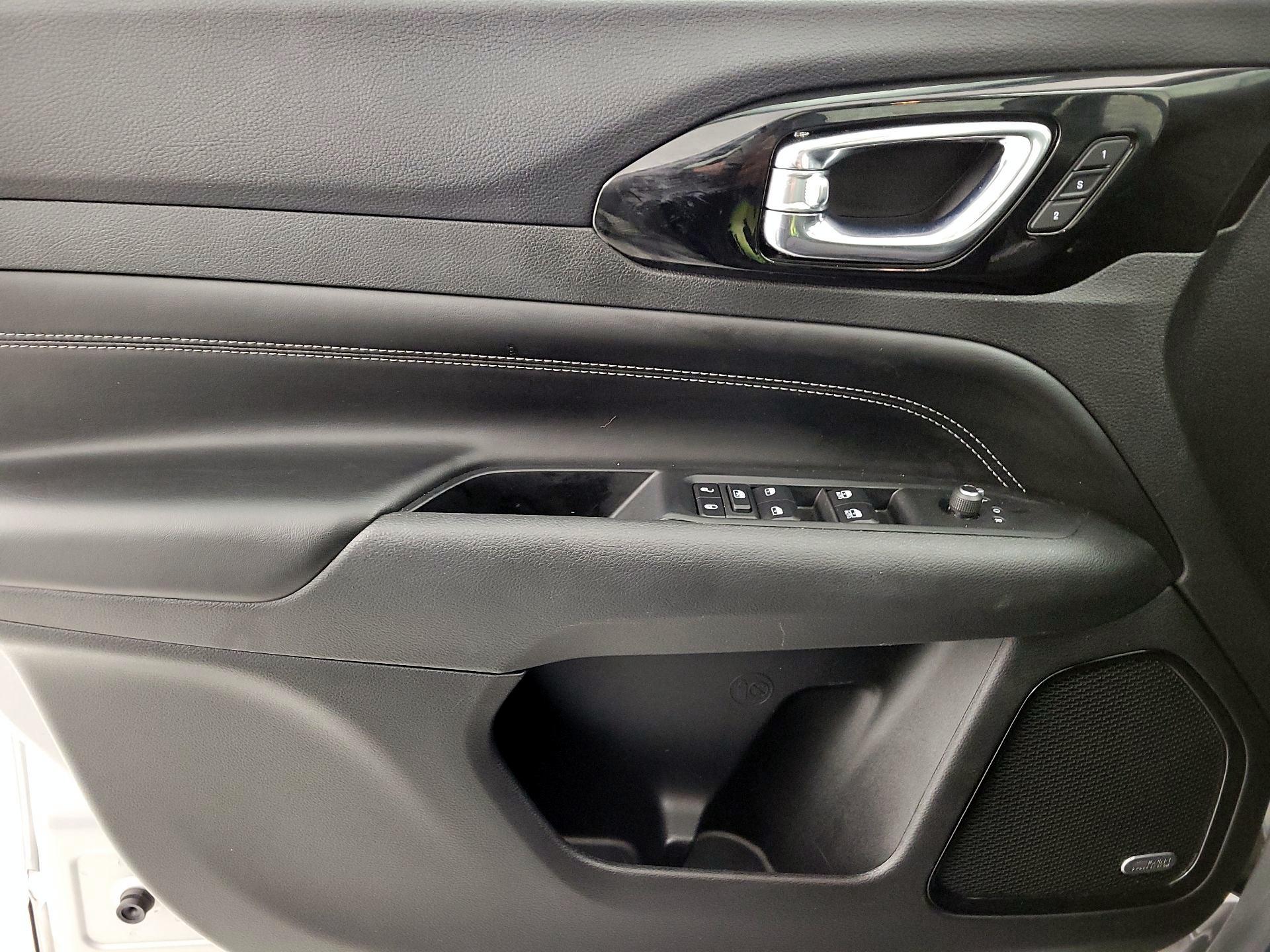 Thumbnail: 2022 Jeep Compass - 12