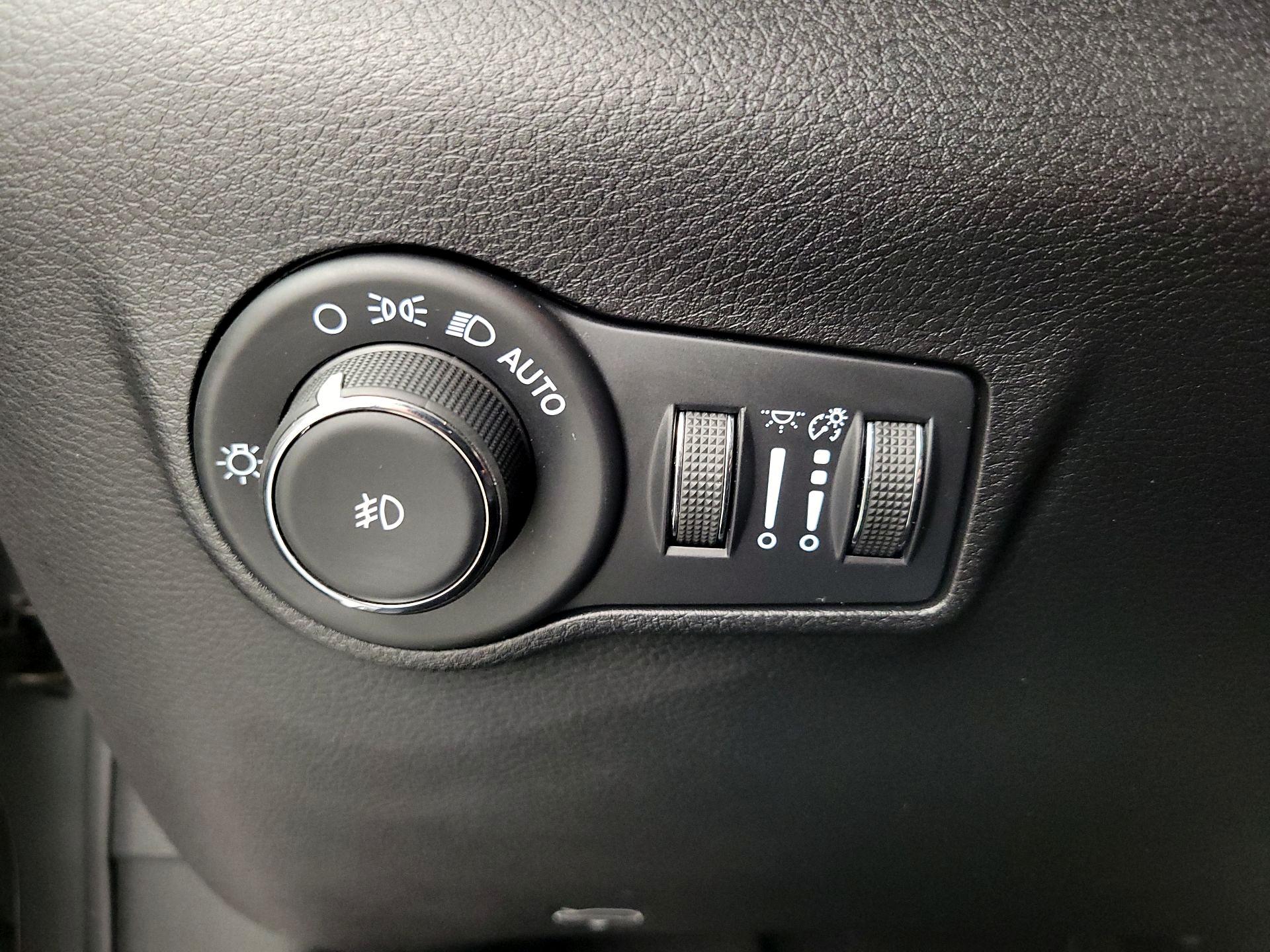 Thumbnail: 2022 Jeep Compass - 13