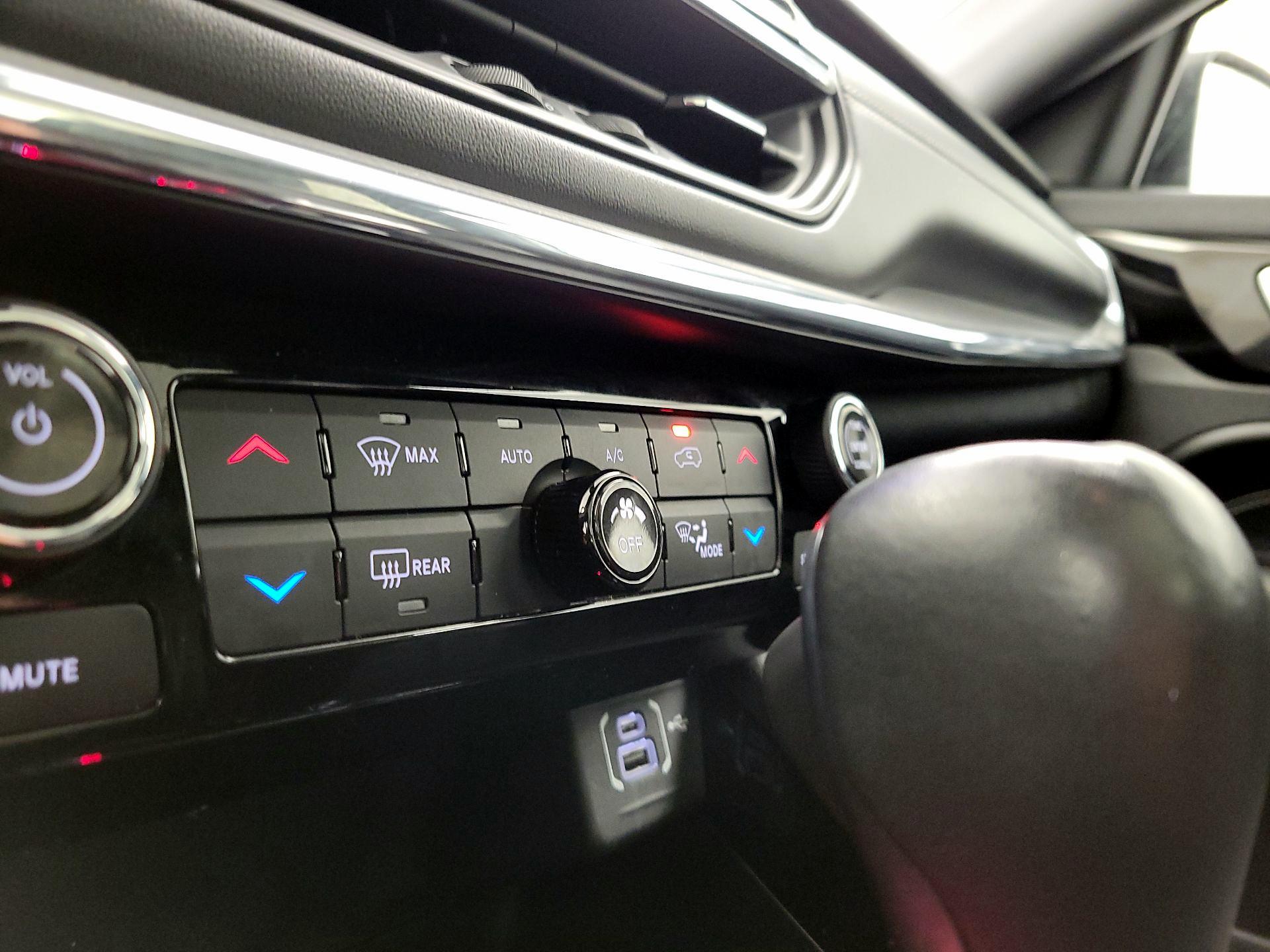 Thumbnail: 2022 Jeep Compass - 17