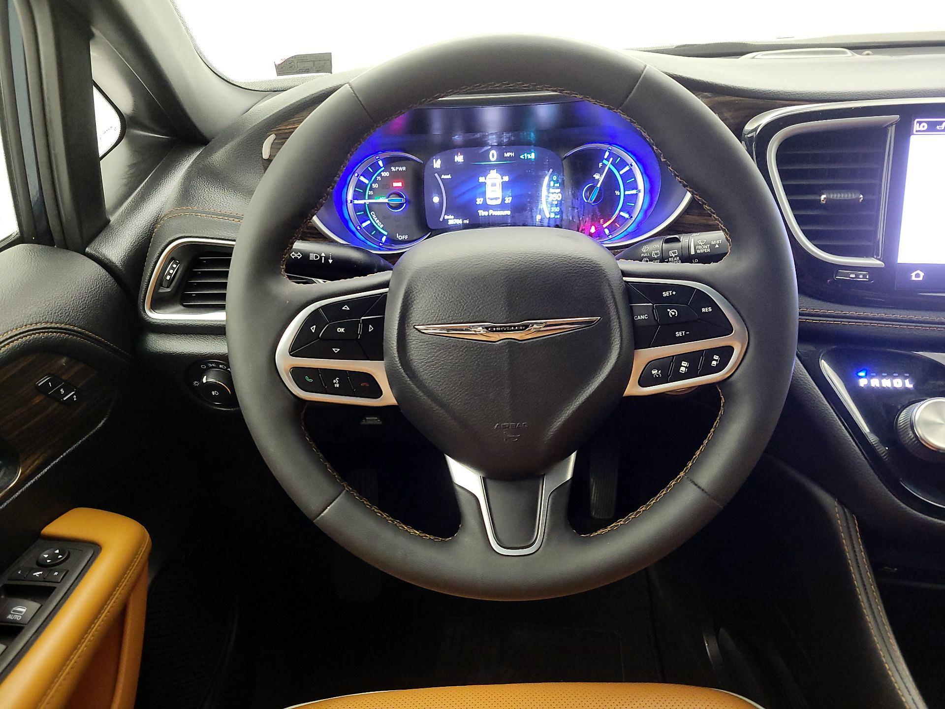Thumbnail: 2023 Chrysler Pacifica - 10