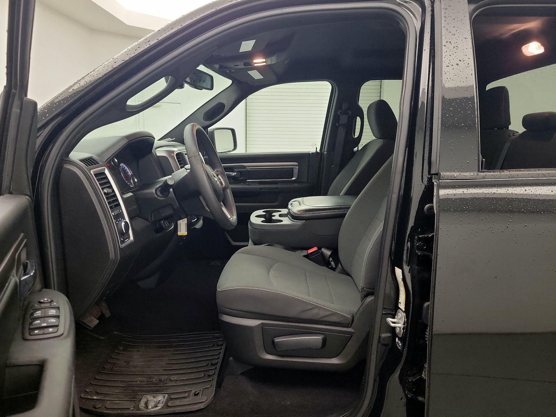 Thumbnail: 2022 RAM 1500 Classic - 11