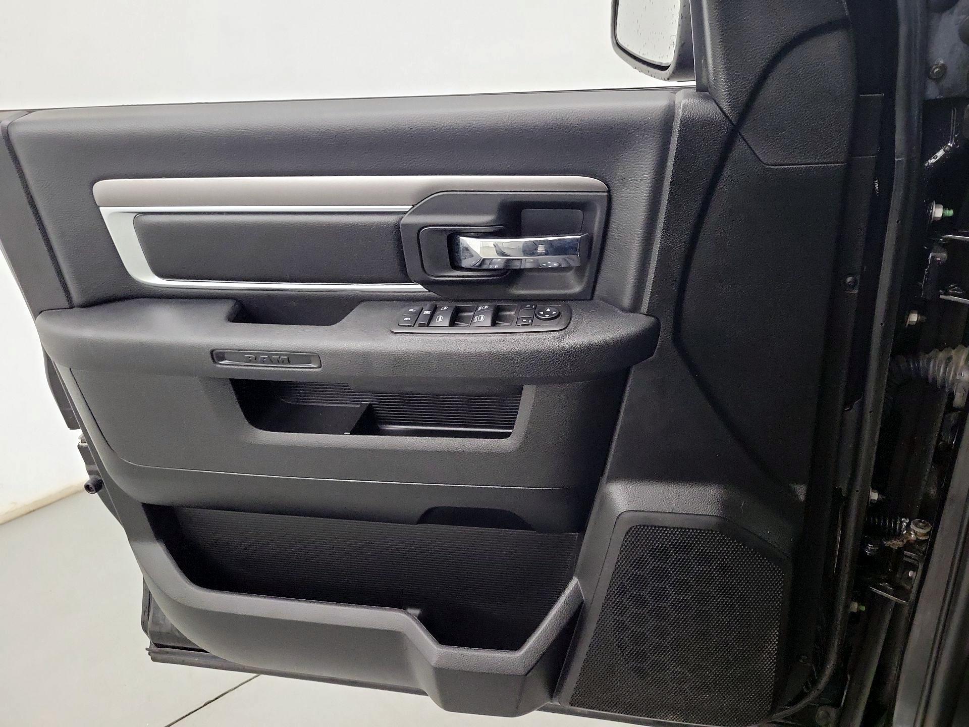 Thumbnail: 2022 RAM 1500 Classic - 12